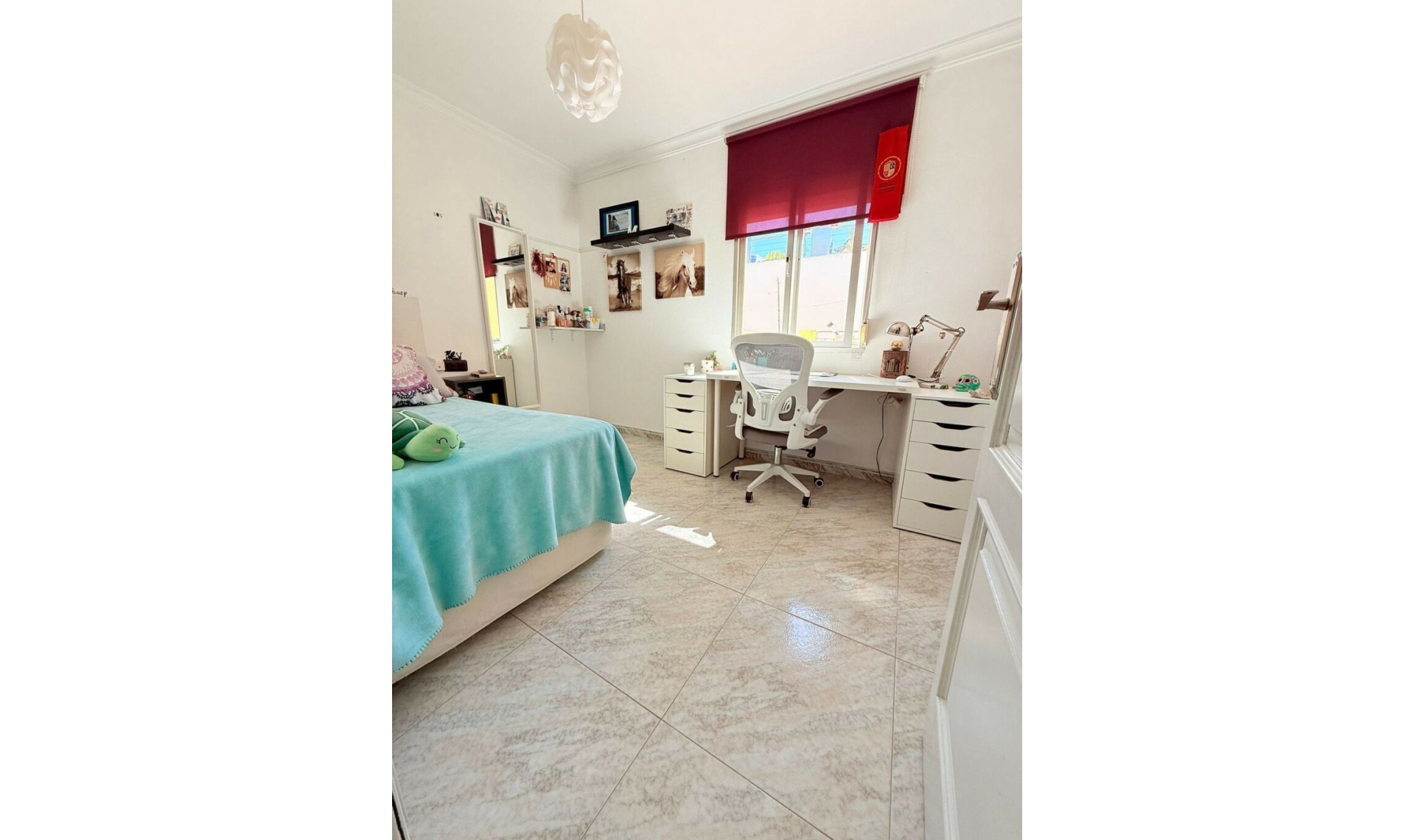 Resale - House -
Estepona