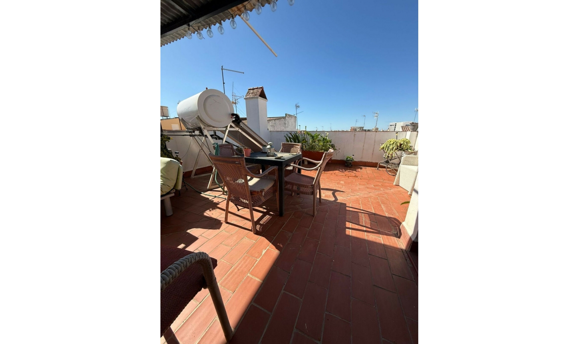 Resale - House -
Estepona