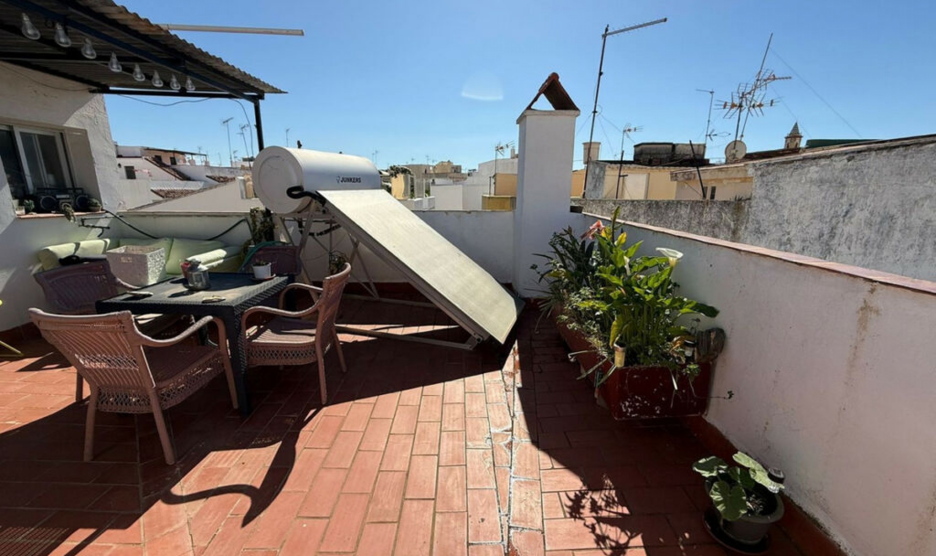 Resale - House -
Estepona