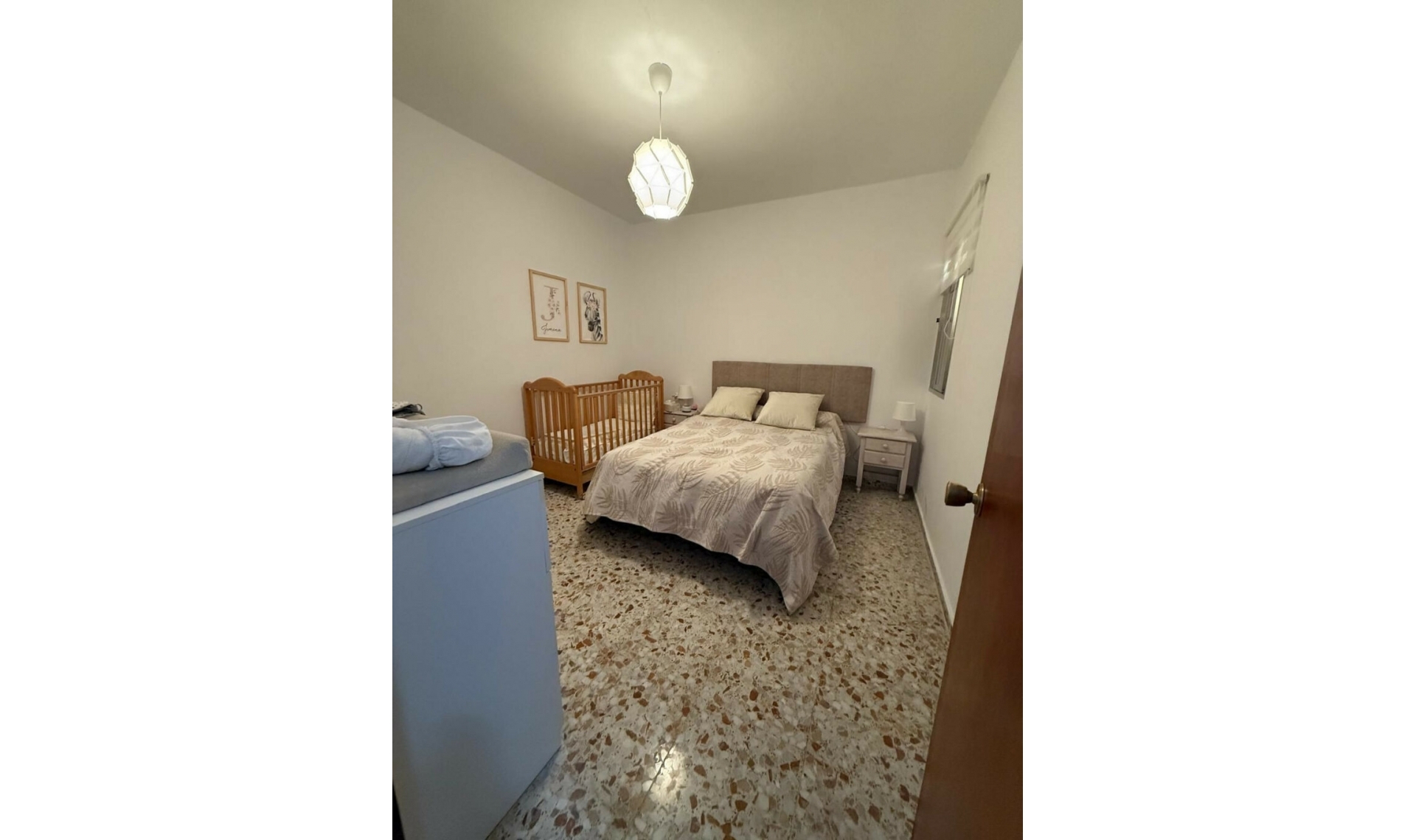 Resale - House -
Estepona