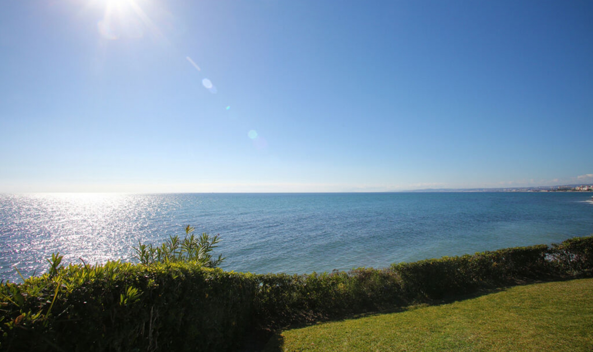 Resale - House -
Estepona