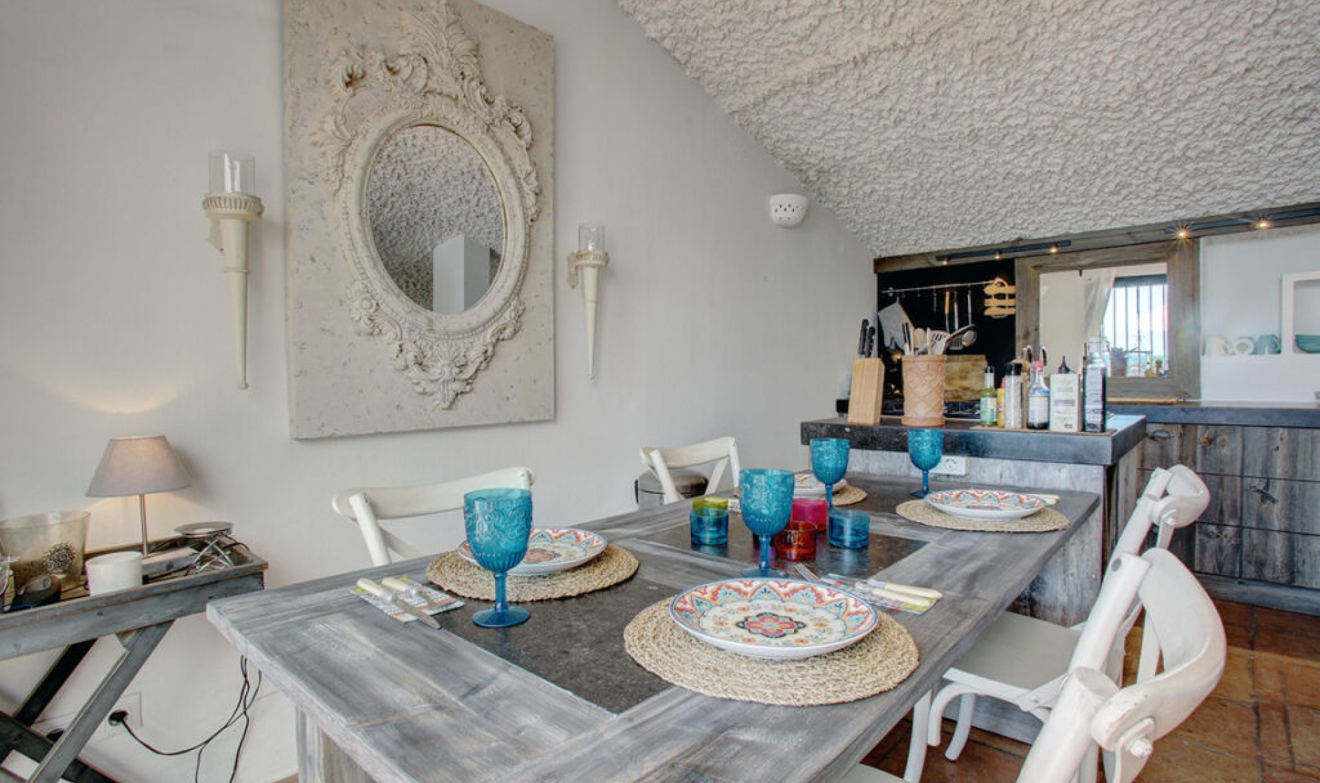 Resale - House -
Estepona