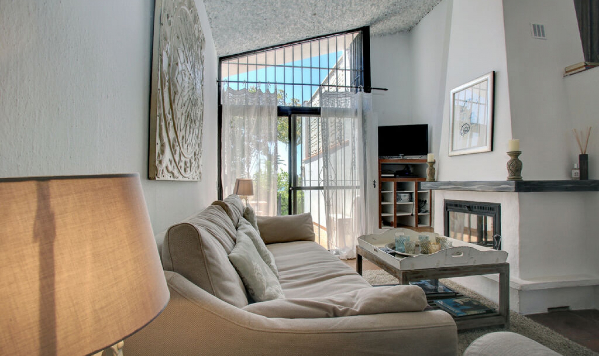 Resale - House -
Estepona