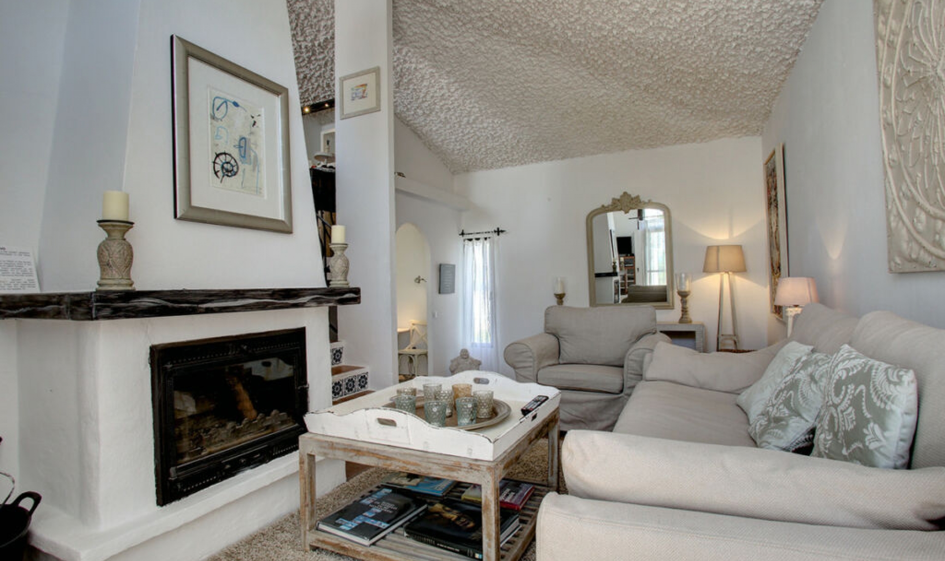 Resale - House -
Estepona