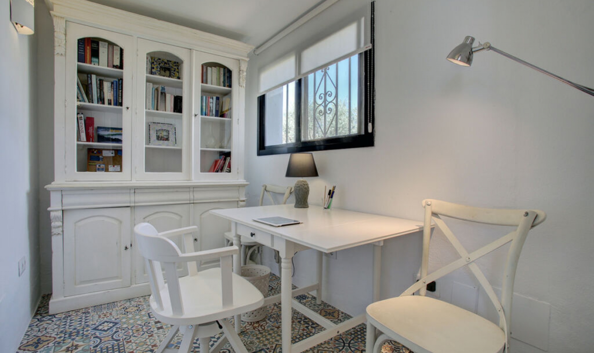 Resale - House -
Estepona