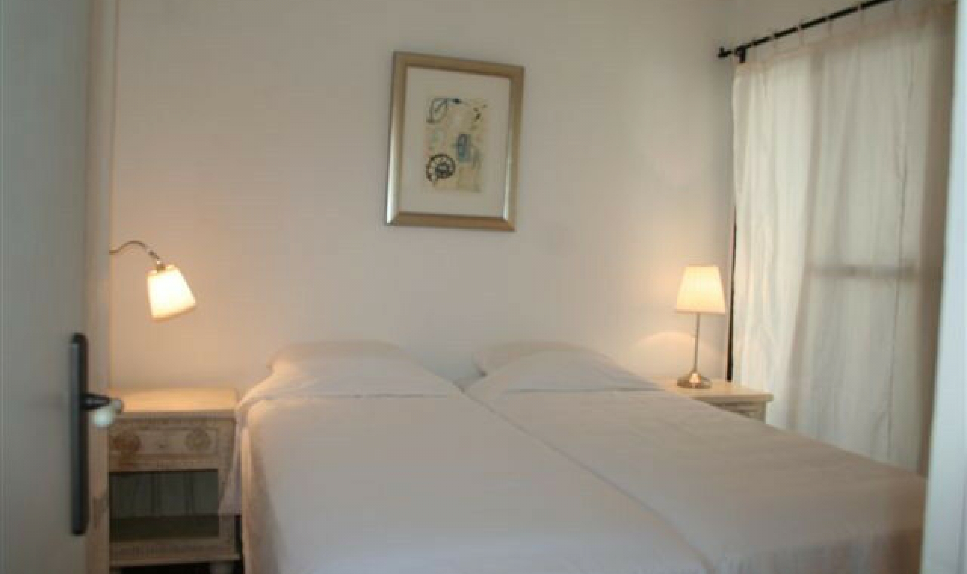 Resale - House -
Estepona