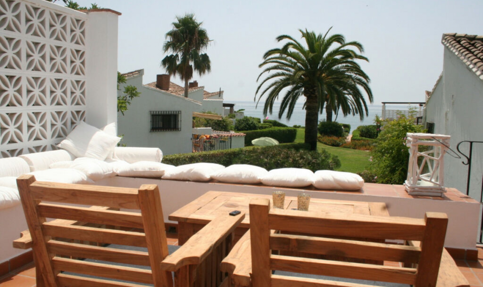 Resale - House -
Estepona