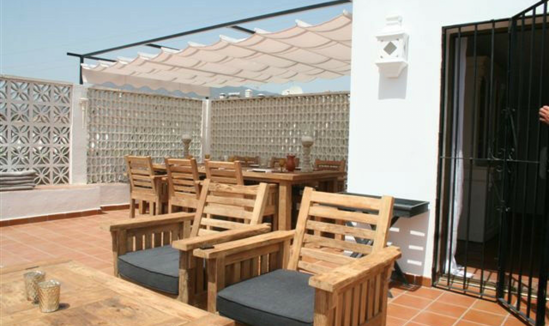 Resale - House -
Estepona