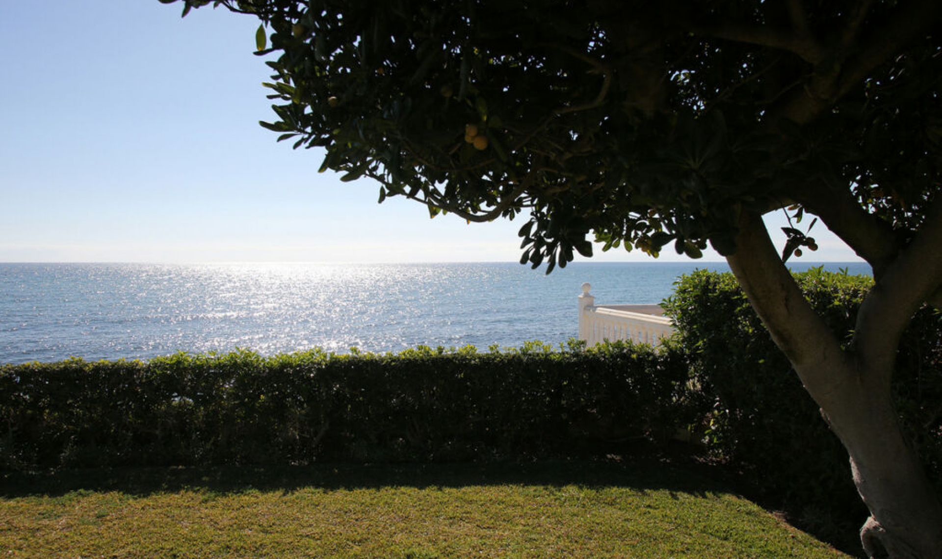 Resale - House -
Estepona
