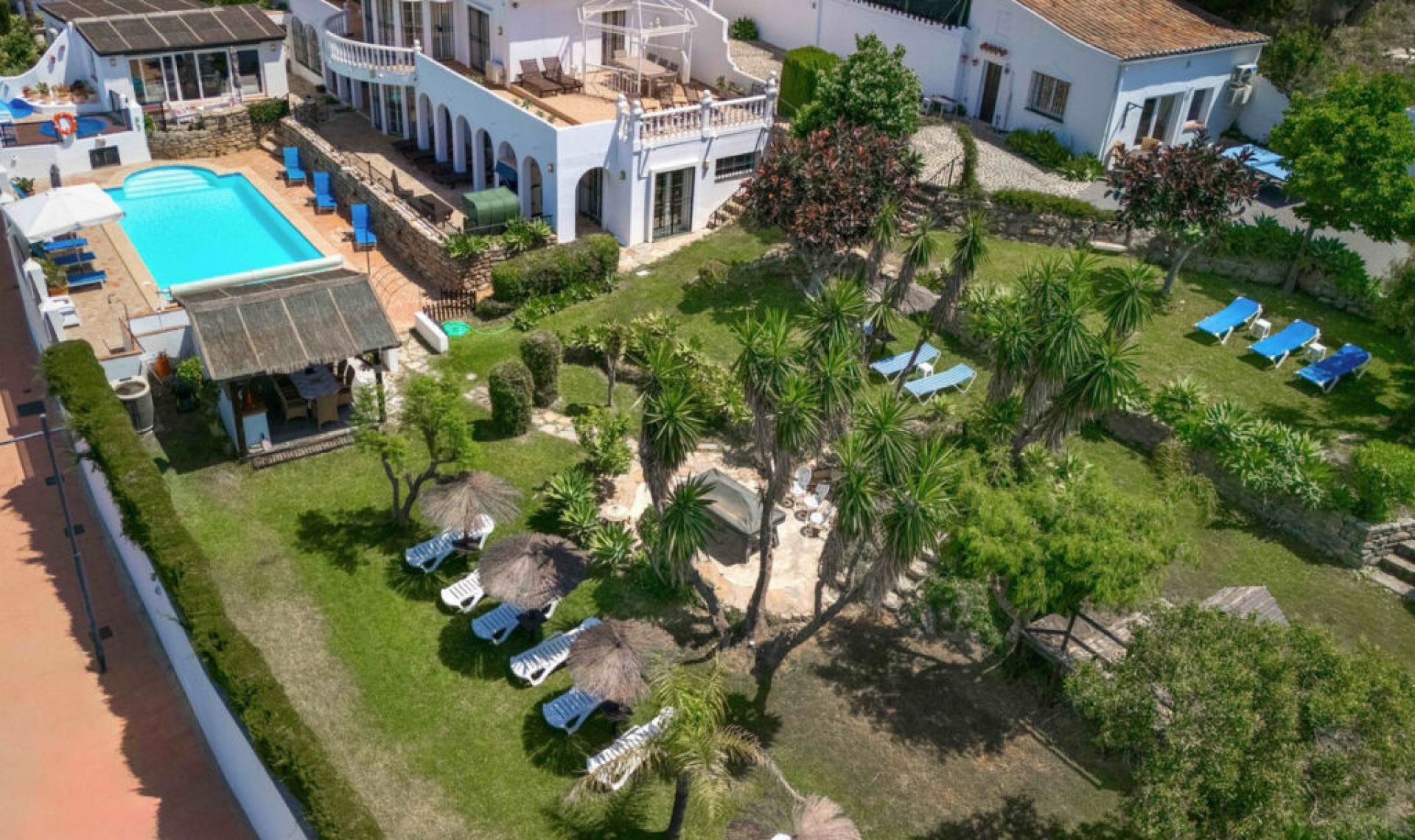 Resale - House -
Estepona