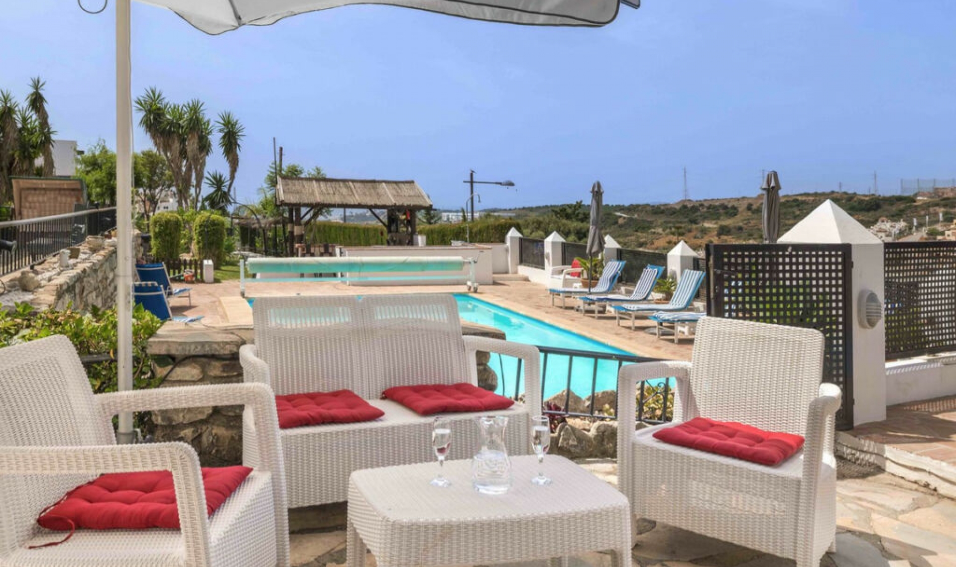 Resale - House -
Estepona