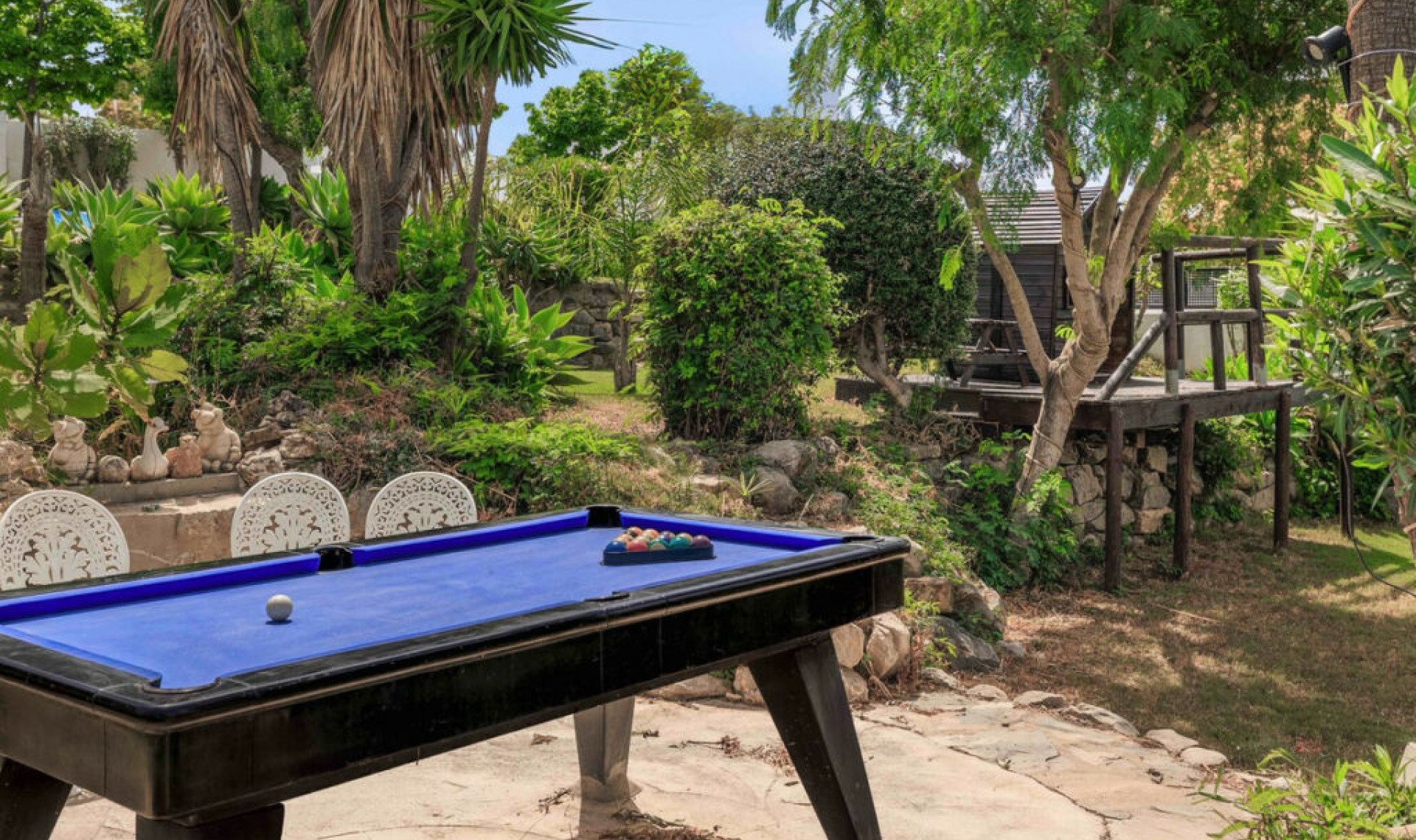 Resale - House -
Estepona