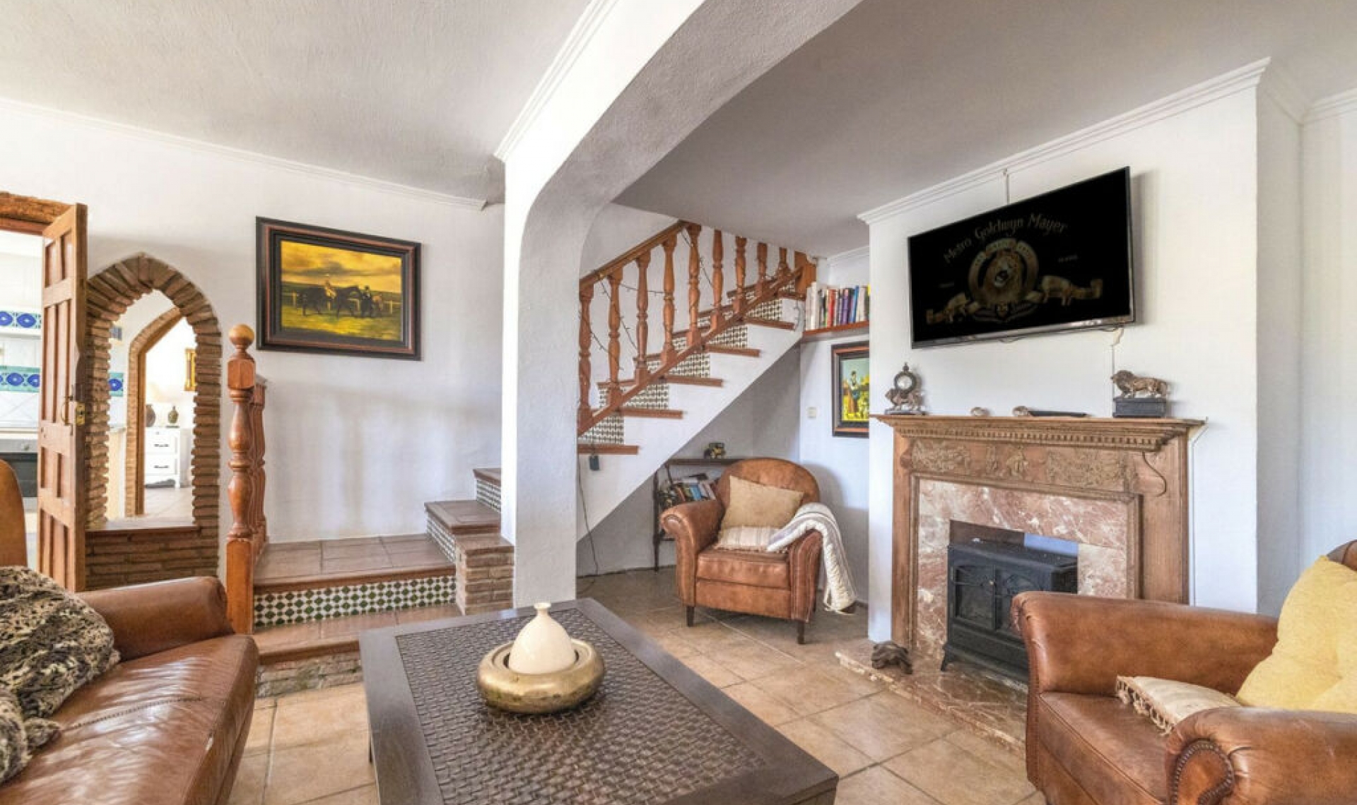 Resale - House -
Estepona