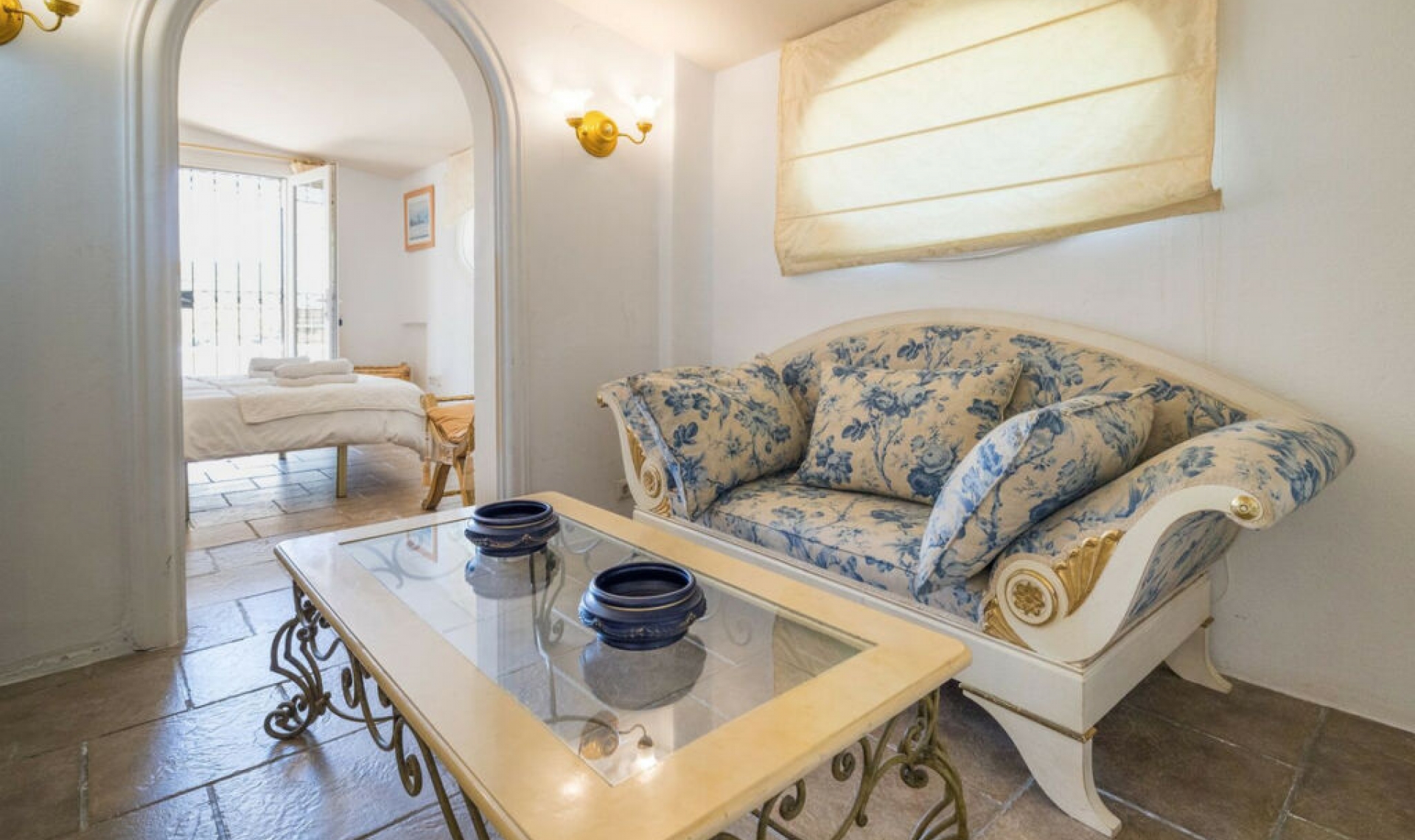 Resale - House -
Estepona