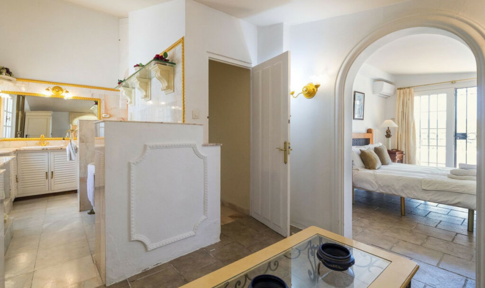 Resale - House -
Estepona