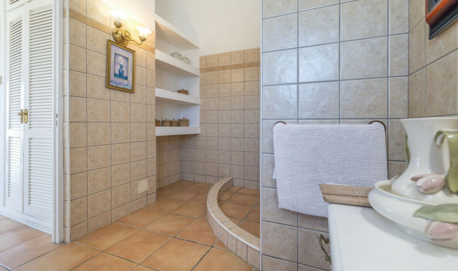 Resale - House -
Estepona