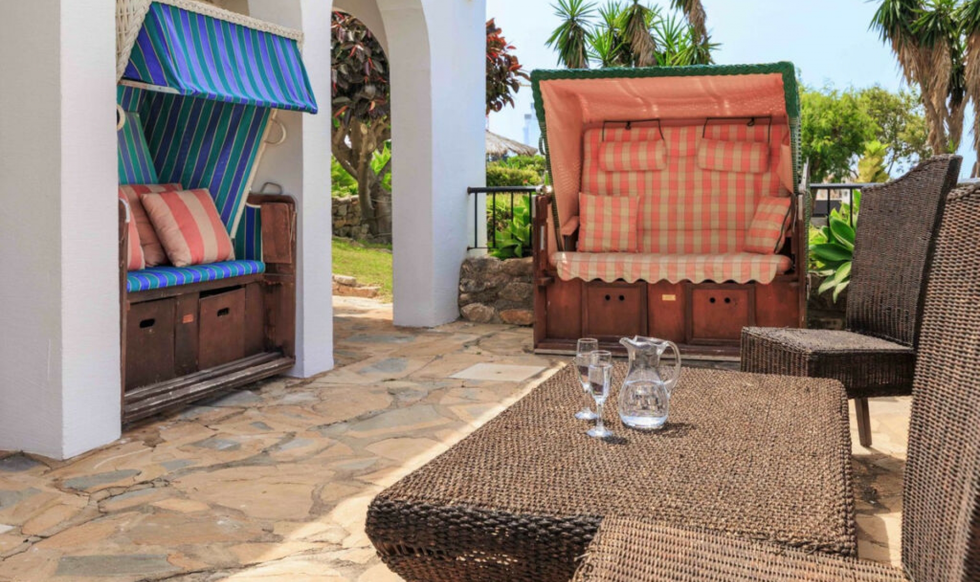 Resale - House -
Estepona