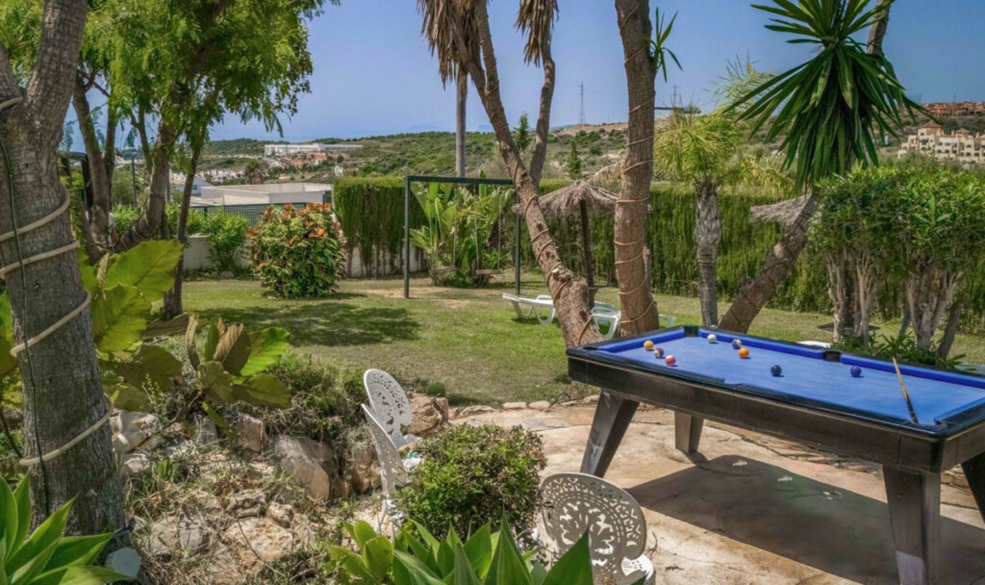 Resale - House -
Estepona