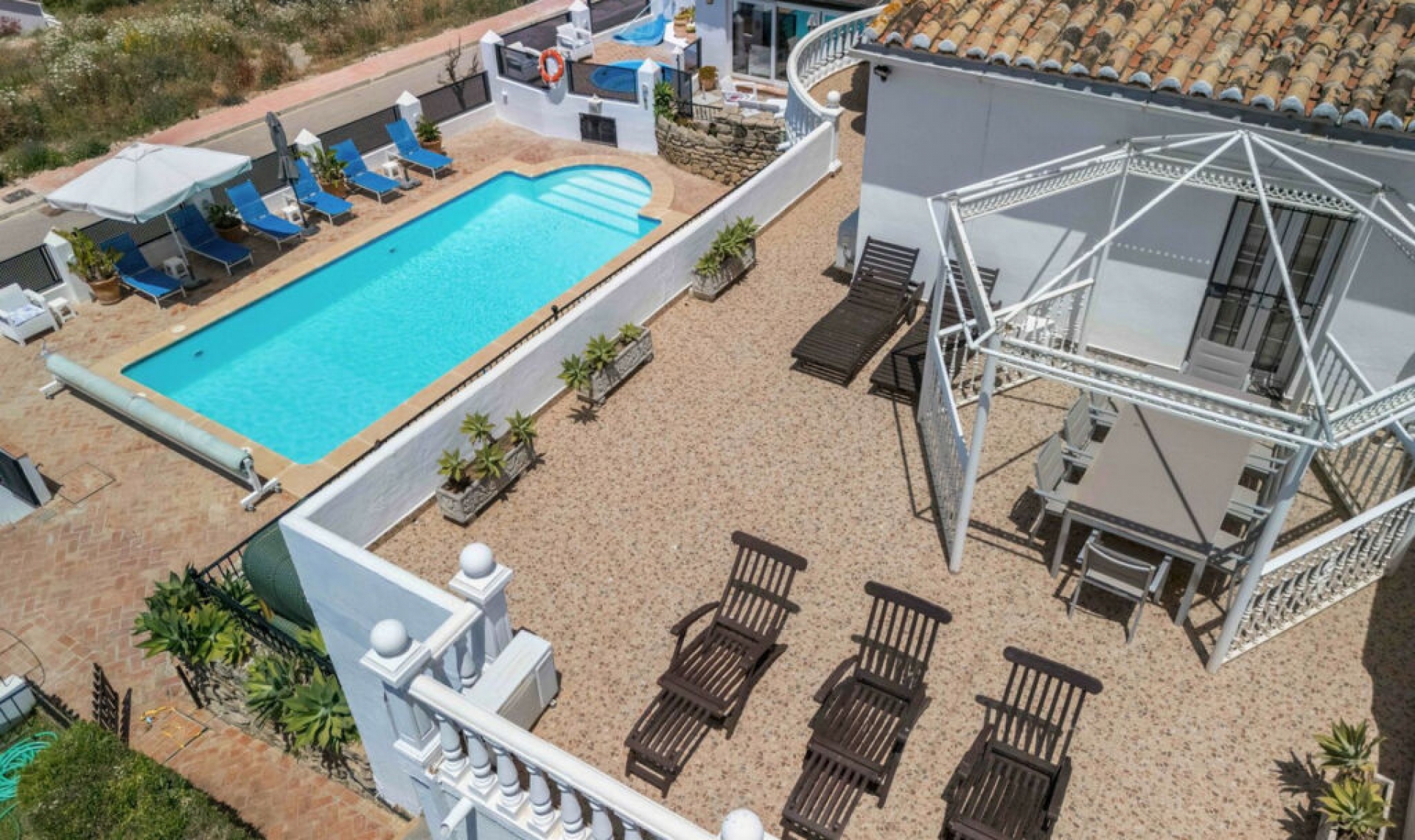 Resale - House -
Estepona