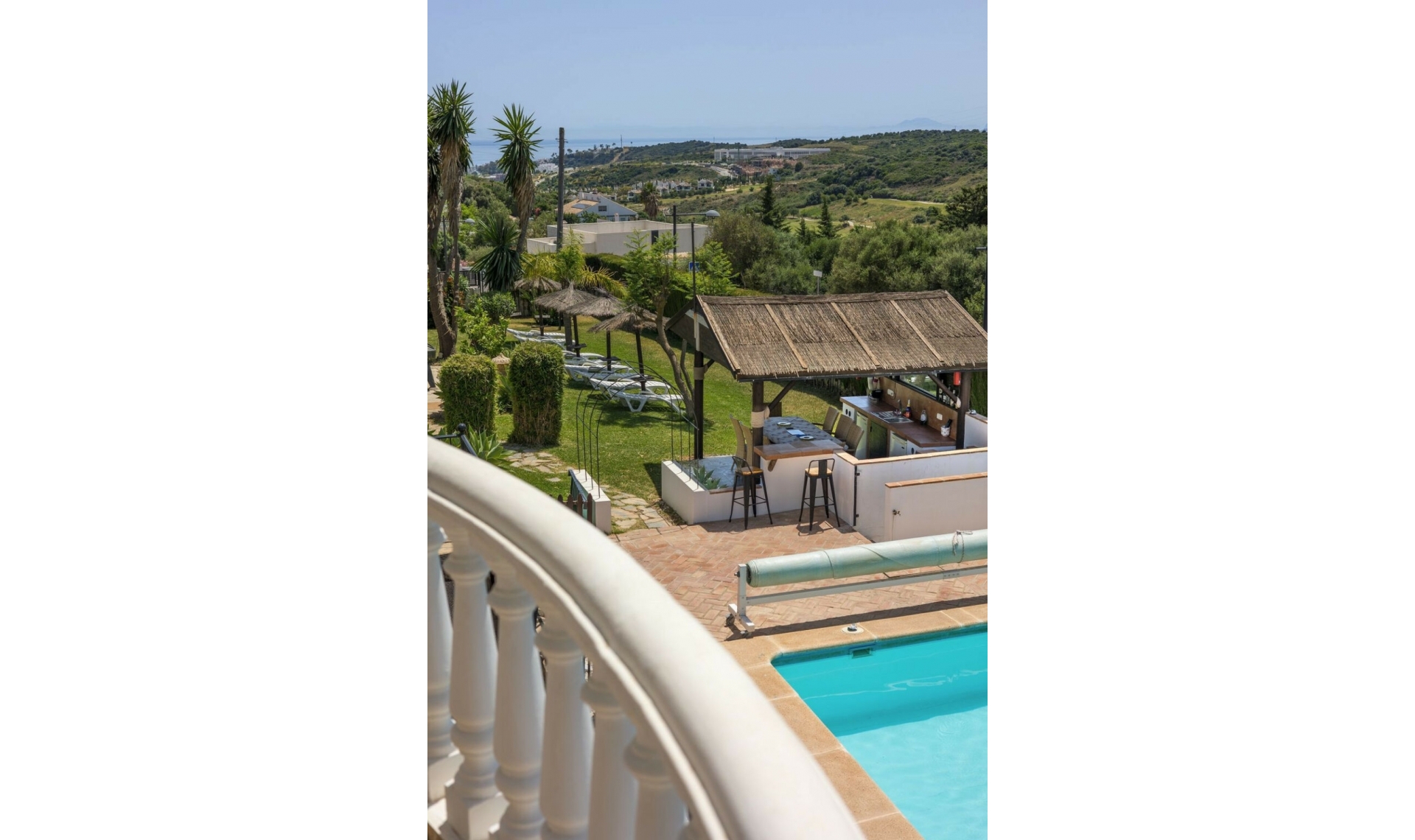 Resale - House -
Estepona