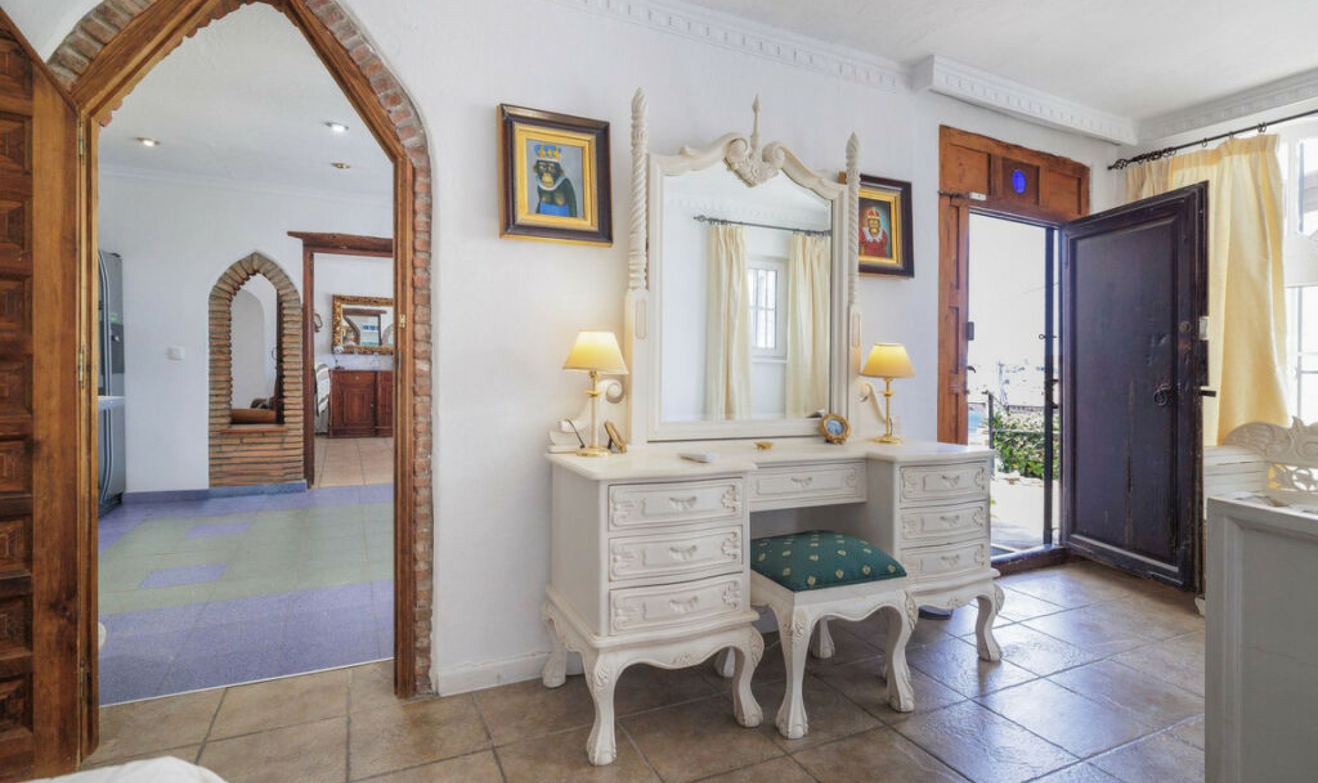 Resale - House -
Estepona