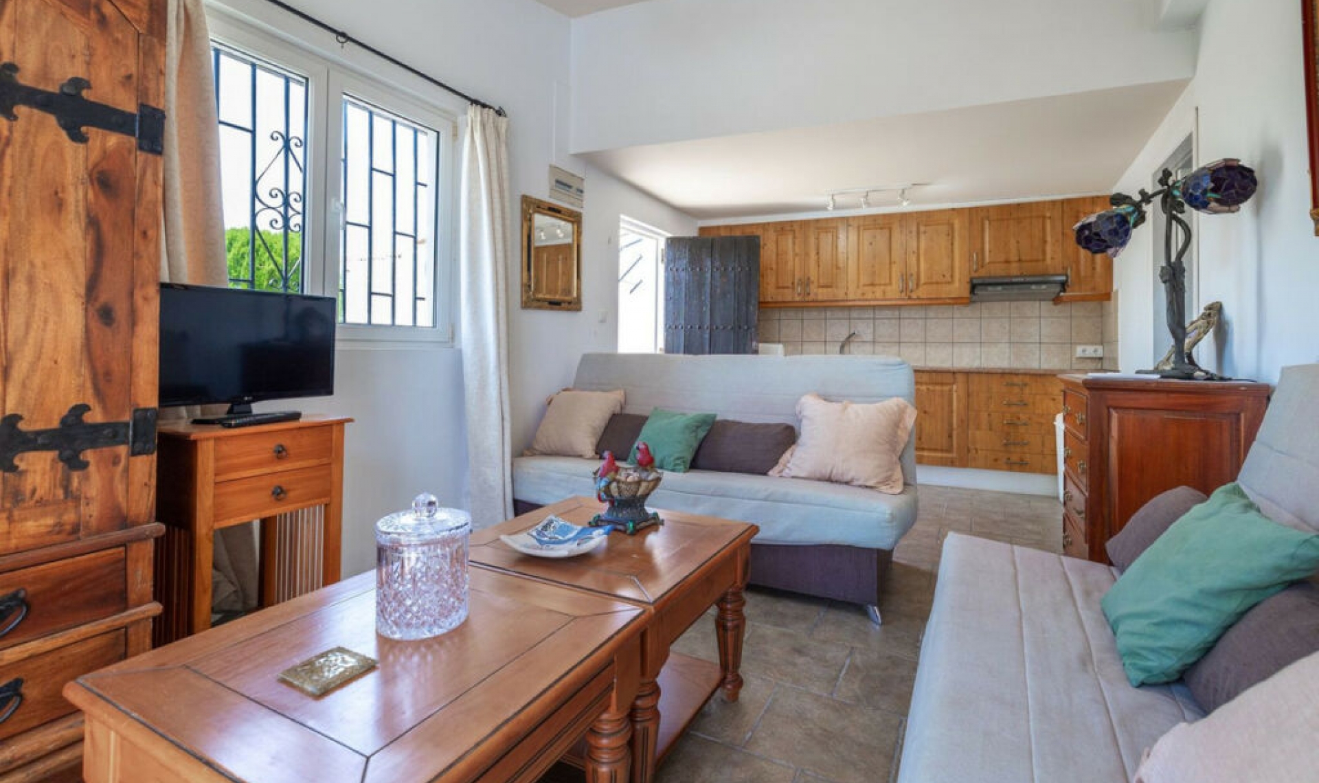 Resale - House -
Estepona