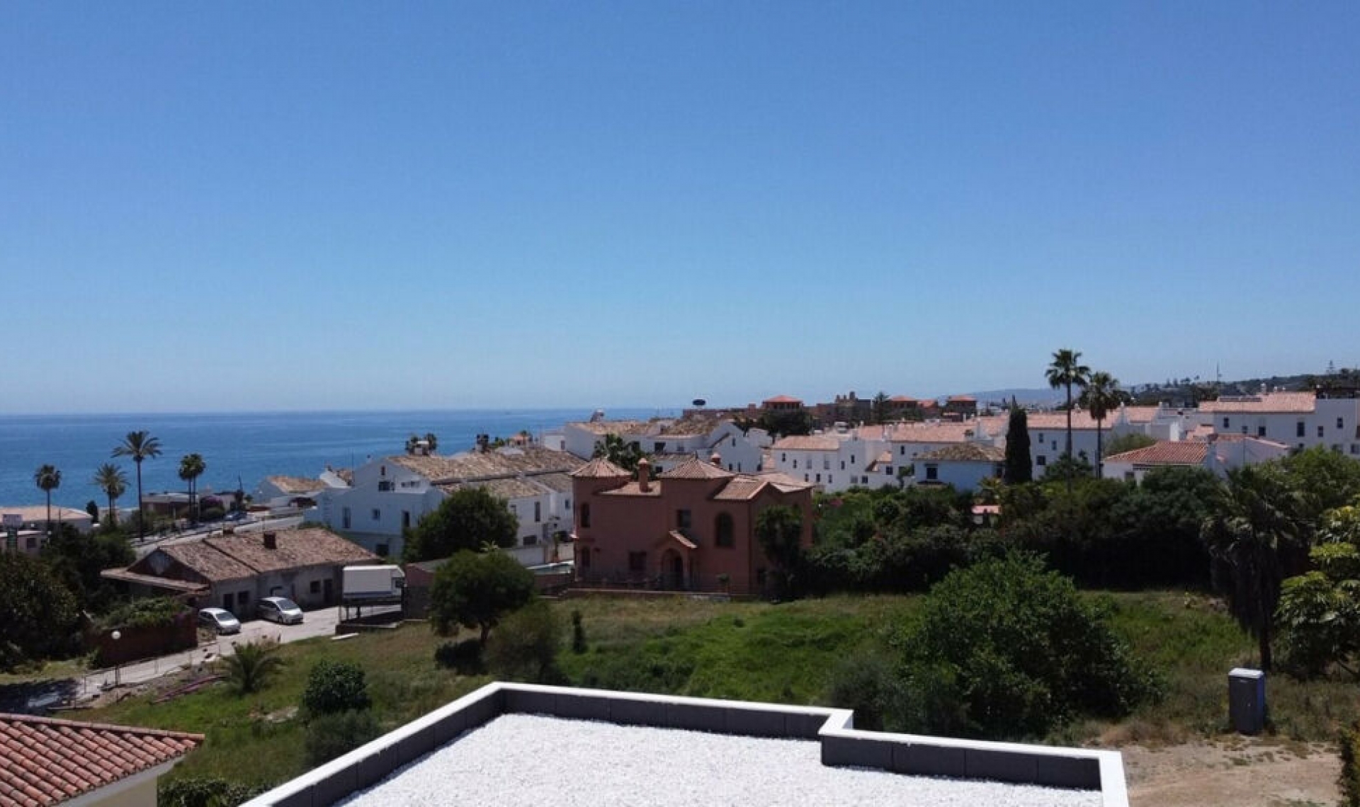 Resale - House -
Estepona