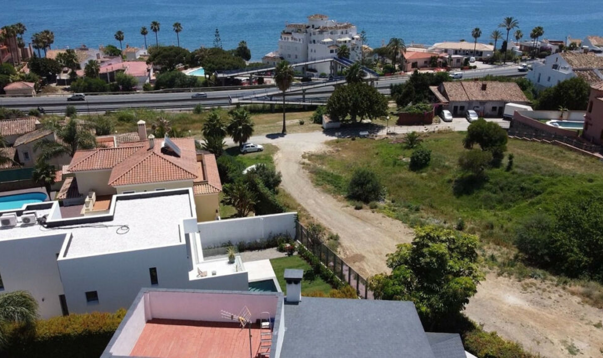Resale - House -
Estepona