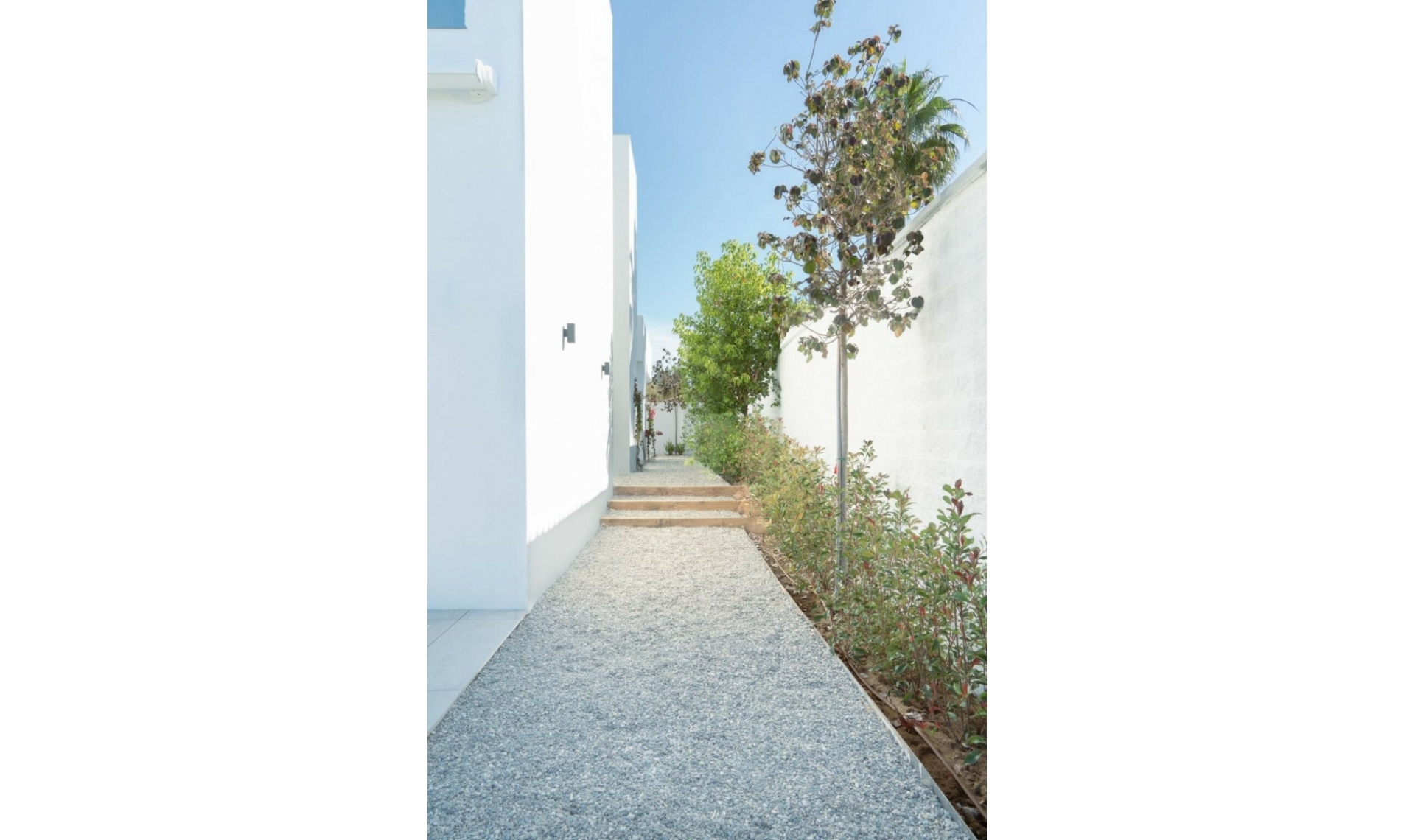 Resale - House -
Estepona