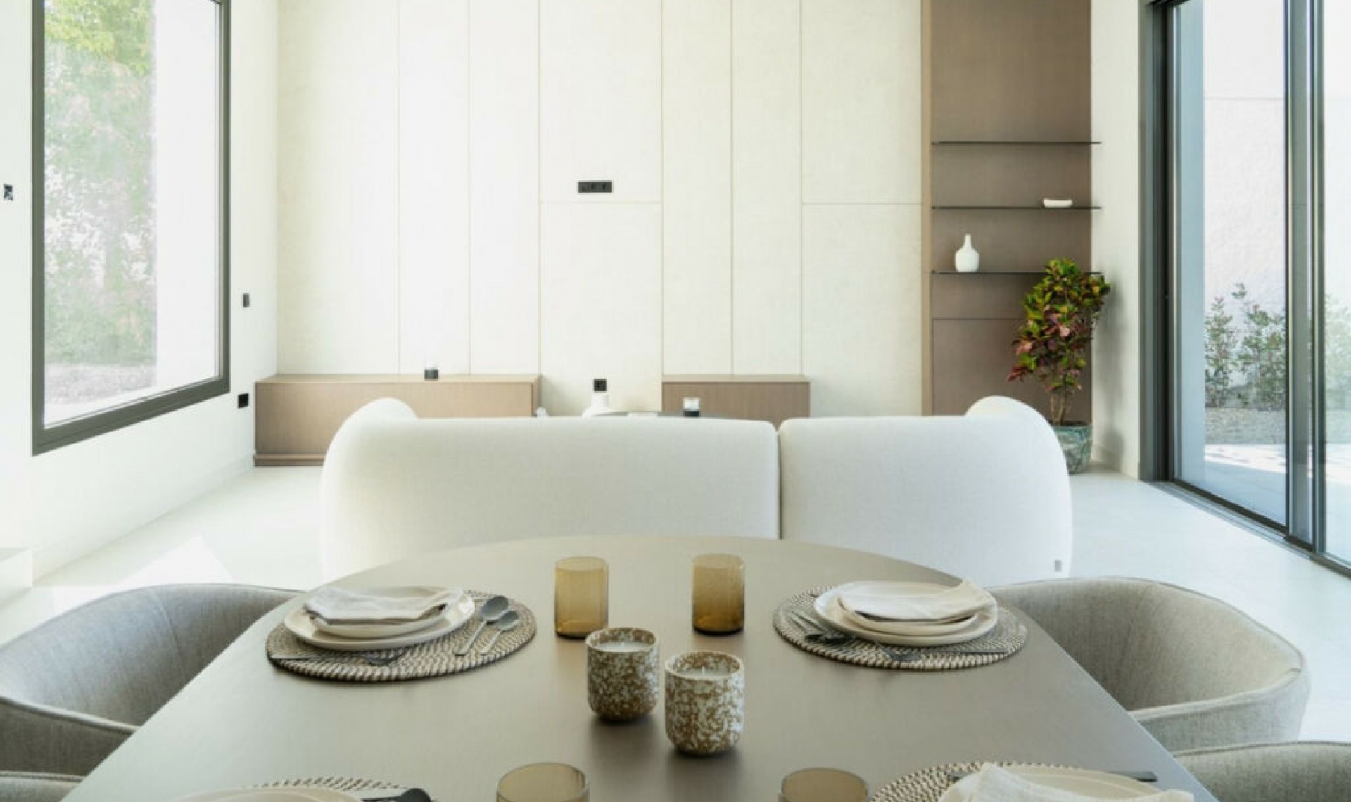 Resale - House -
Estepona