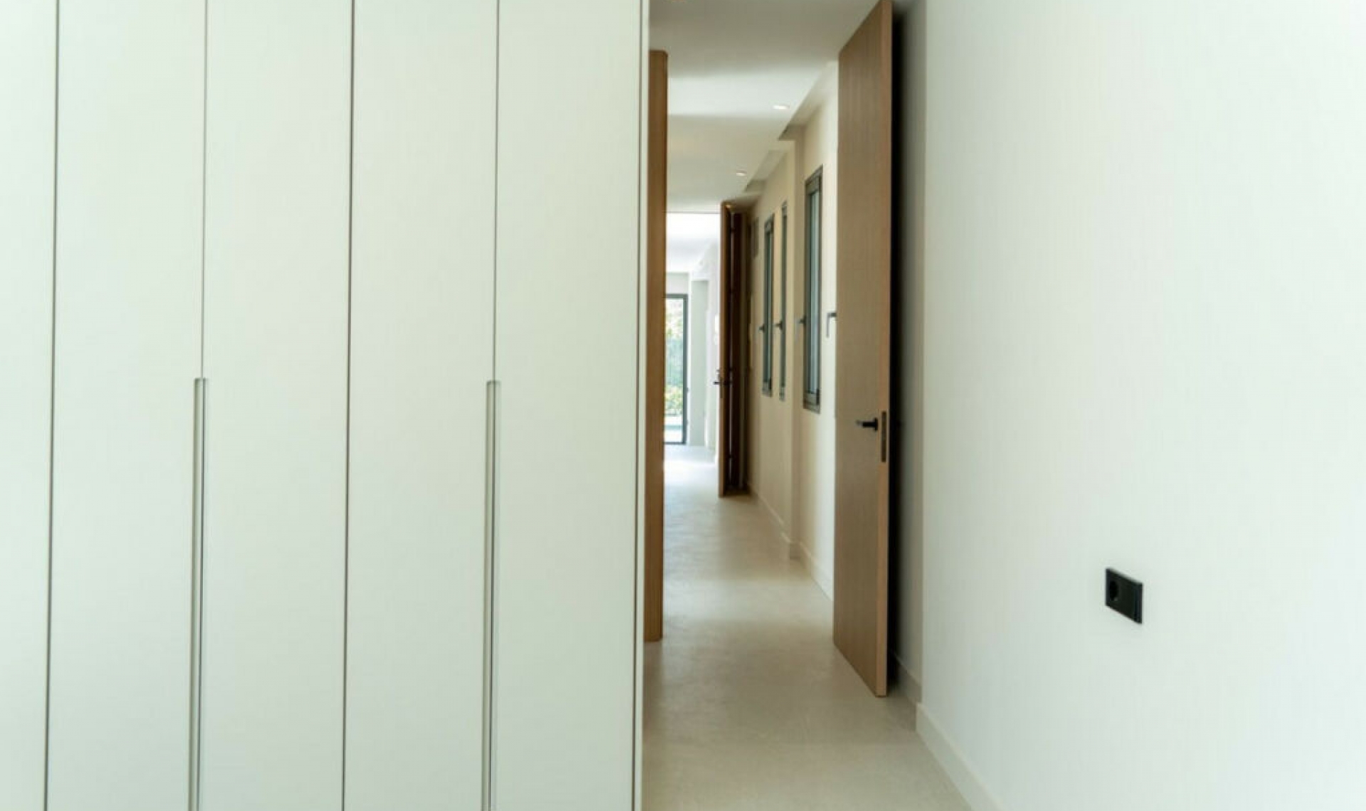 Resale - House -
Estepona