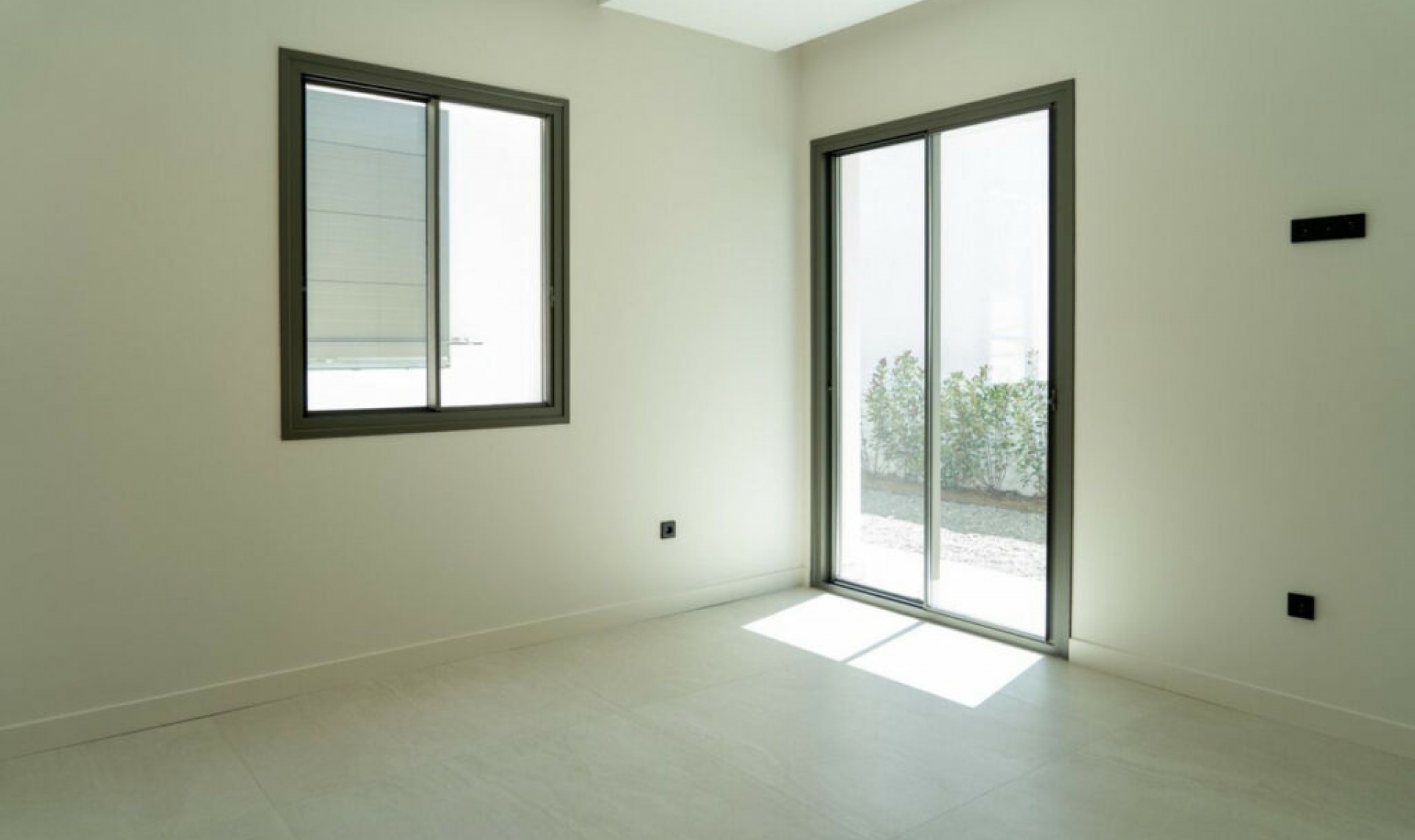 Resale - House -
Estepona