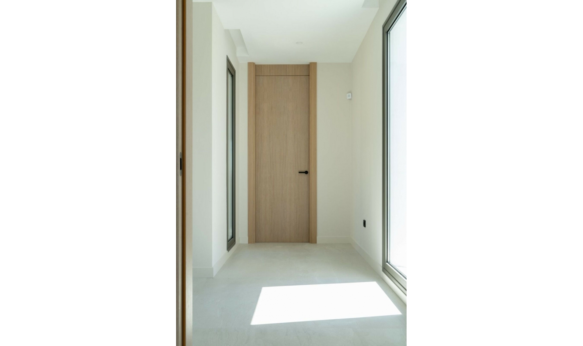 Resale - House -
Estepona