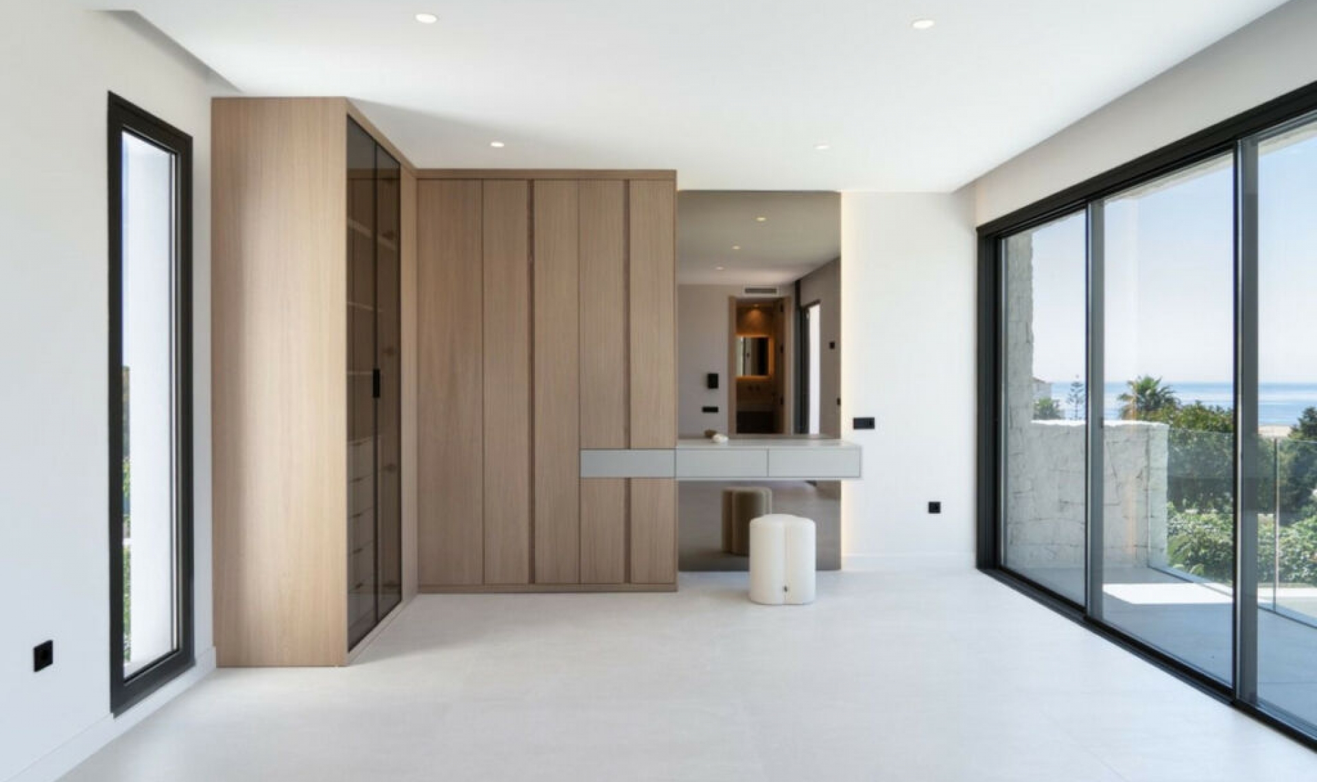 Resale - House -
Estepona