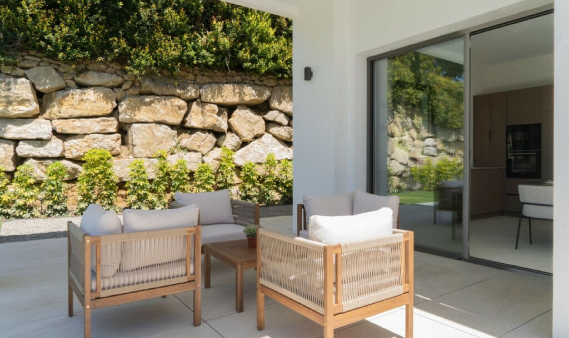 Resale - House -
Estepona