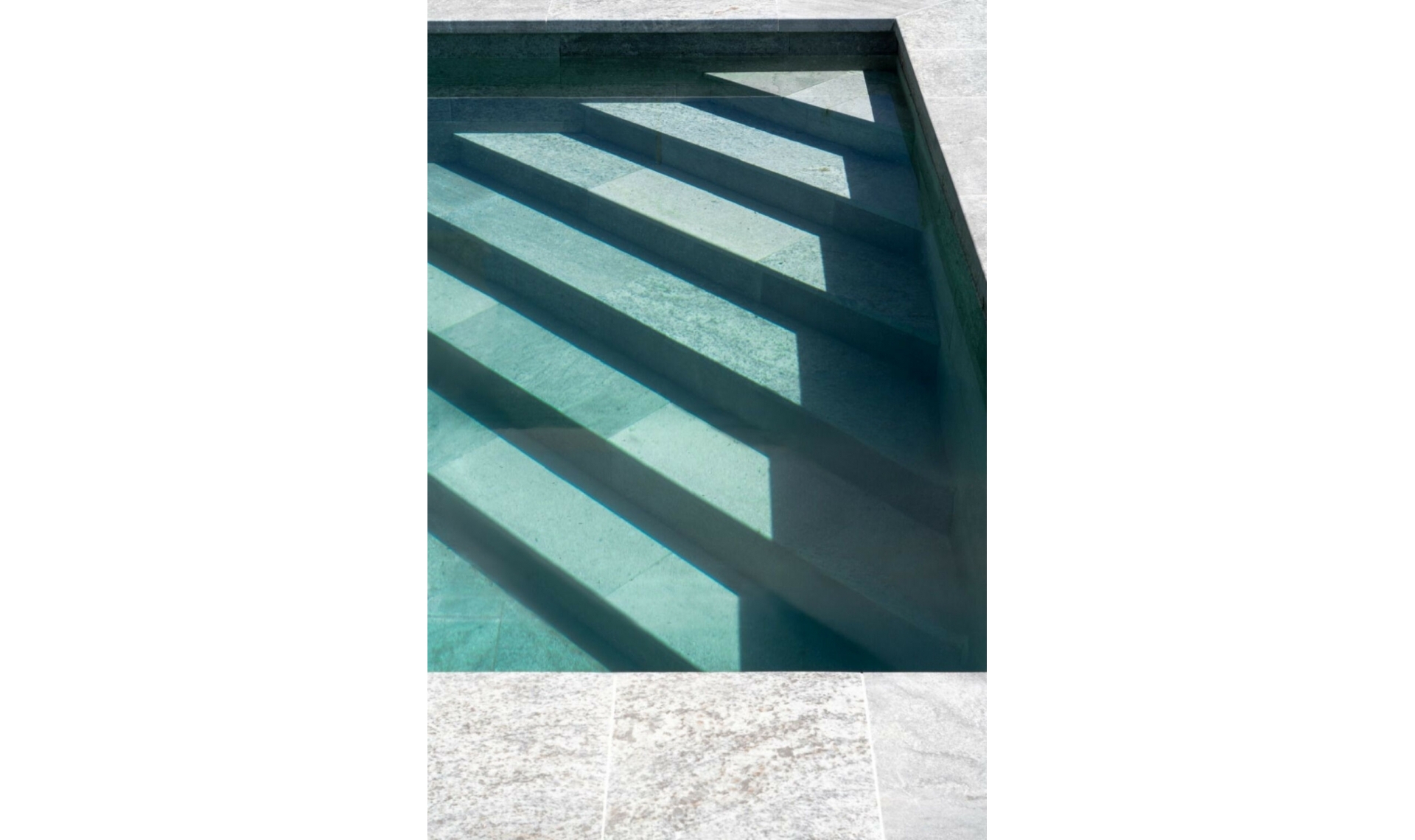 Resale - House -
Estepona