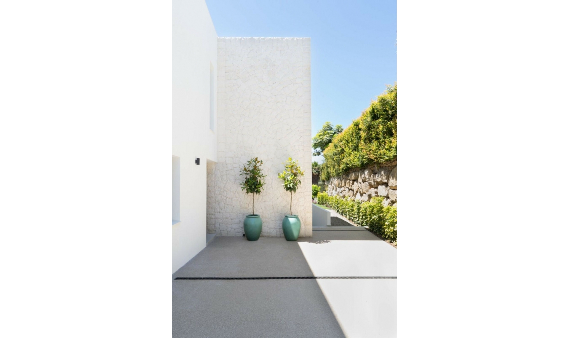 Resale - House -
Estepona