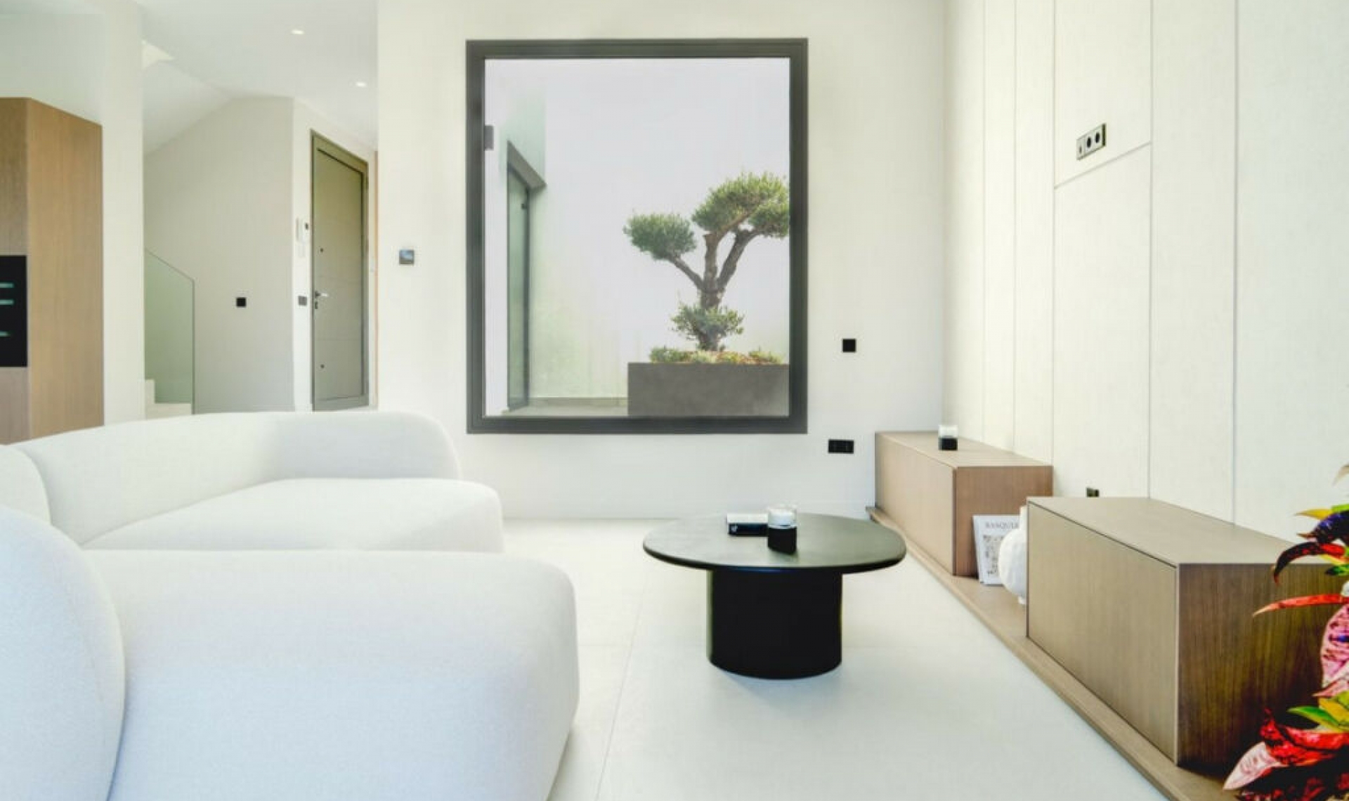 Resale - House -
Estepona