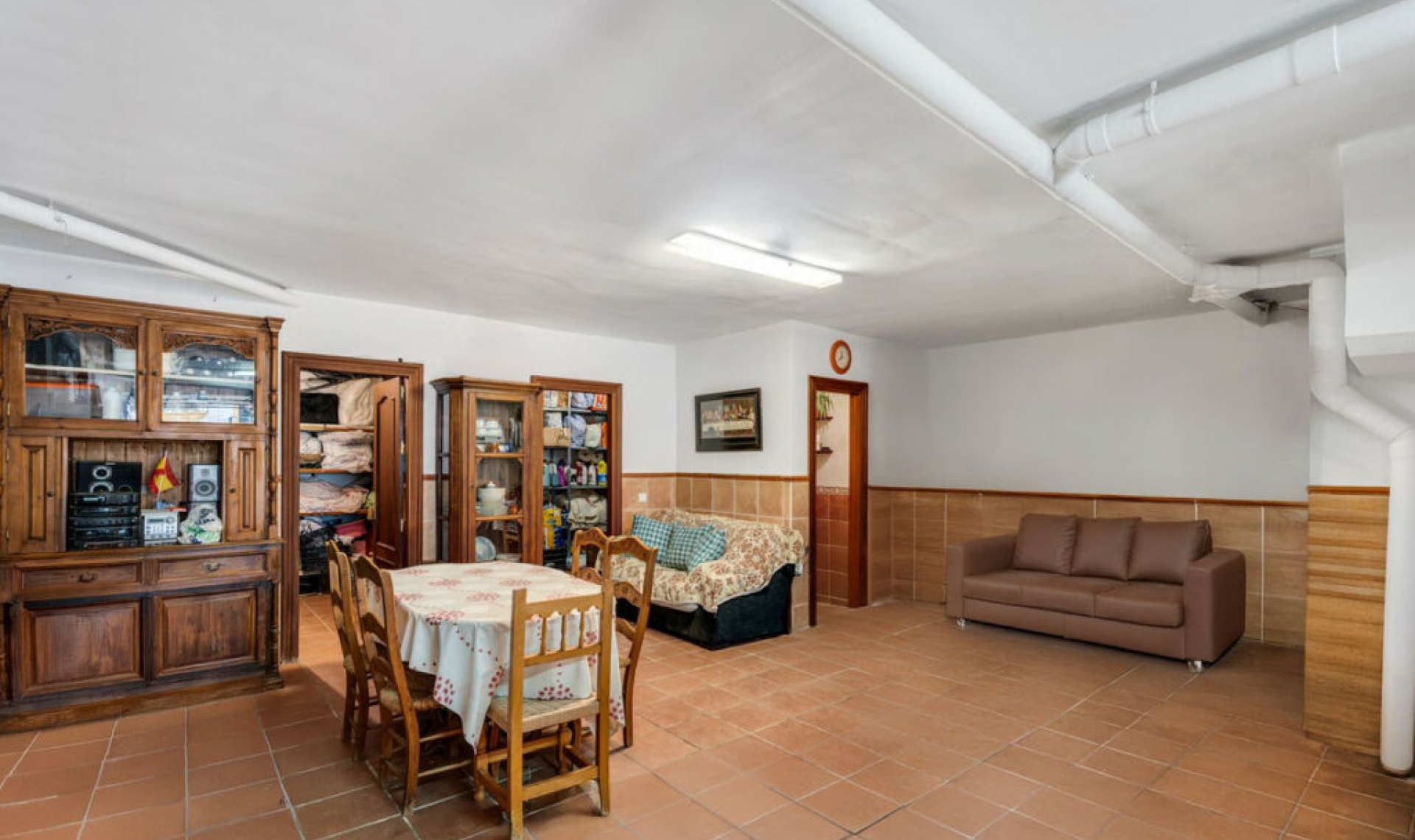 Resale - House -
Estepona