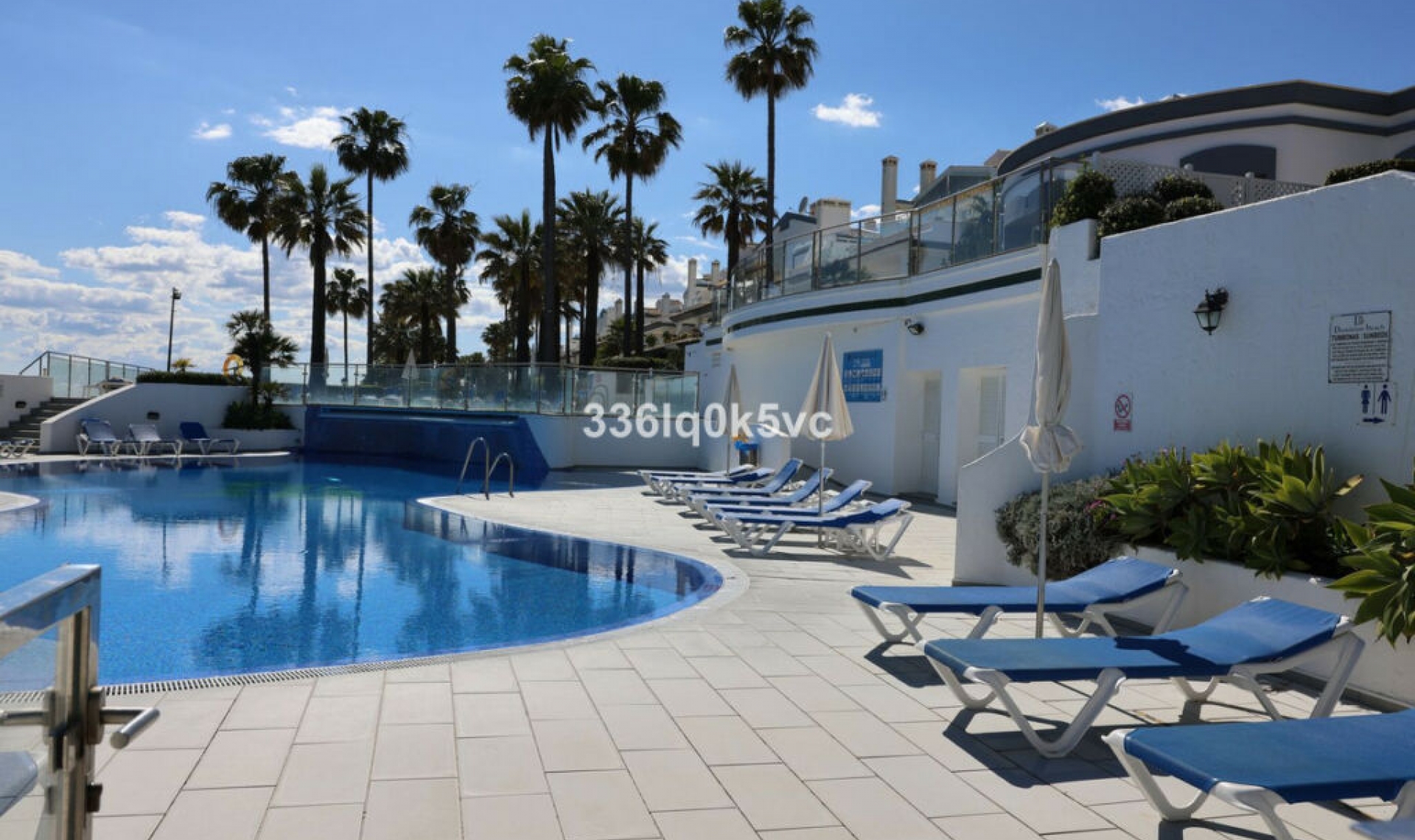 Resale - House -
Estepona