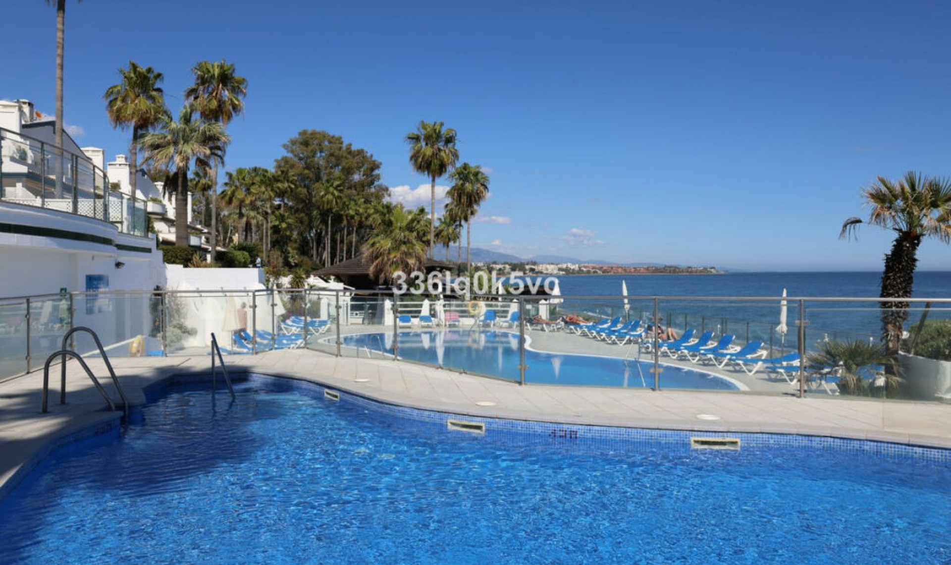 Resale - House -
Estepona