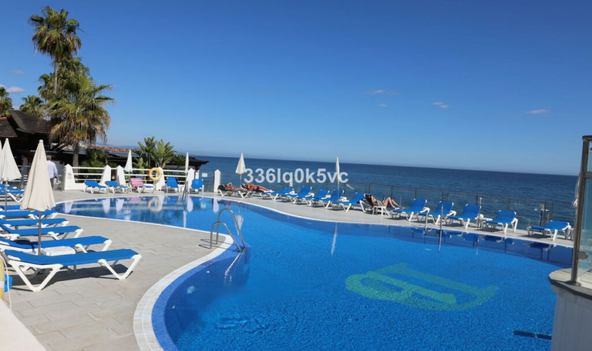 Resale - House -
Estepona