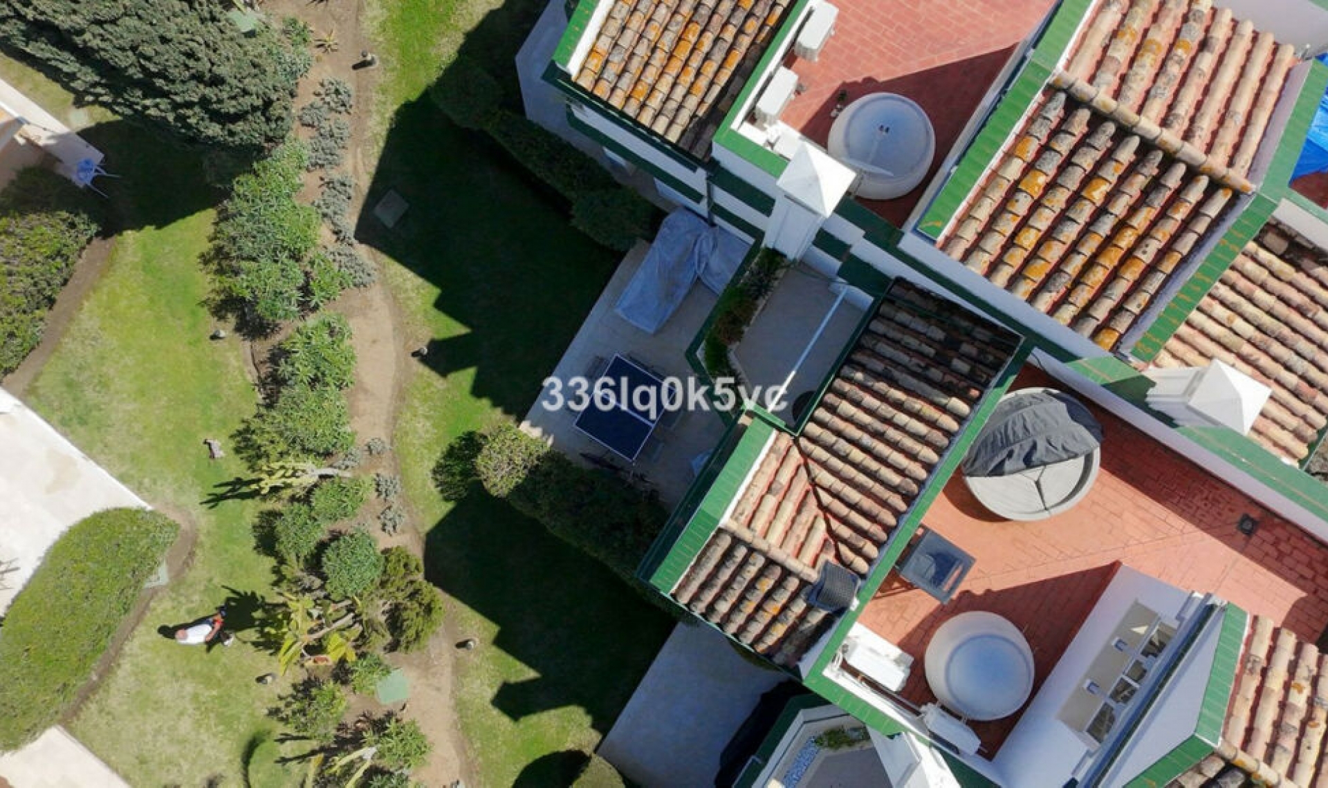 Resale - House -
Estepona