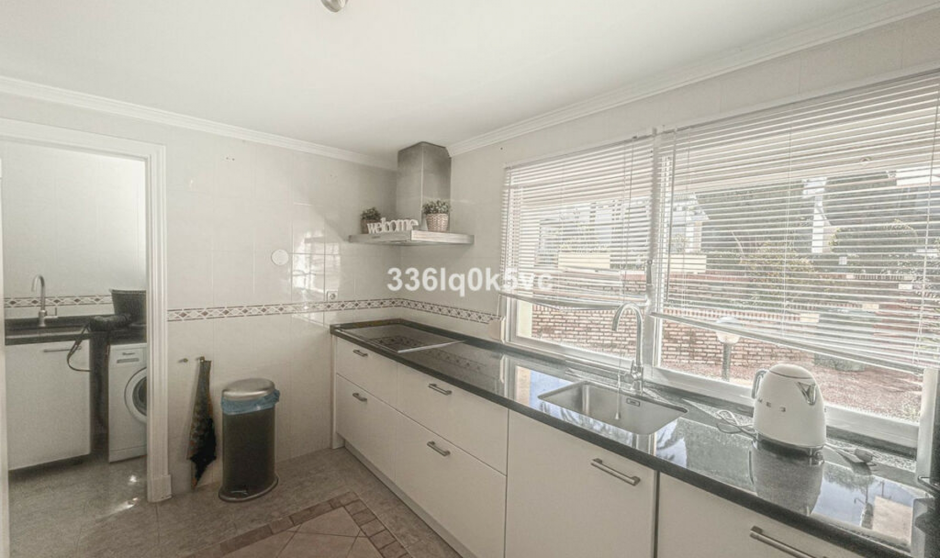 Resale - House -
Estepona