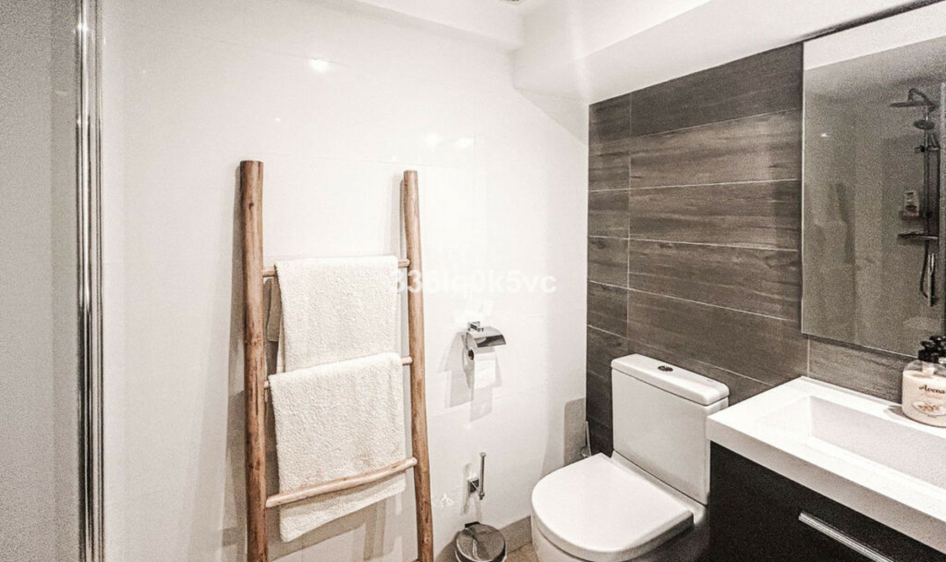 Resale - House -
Estepona