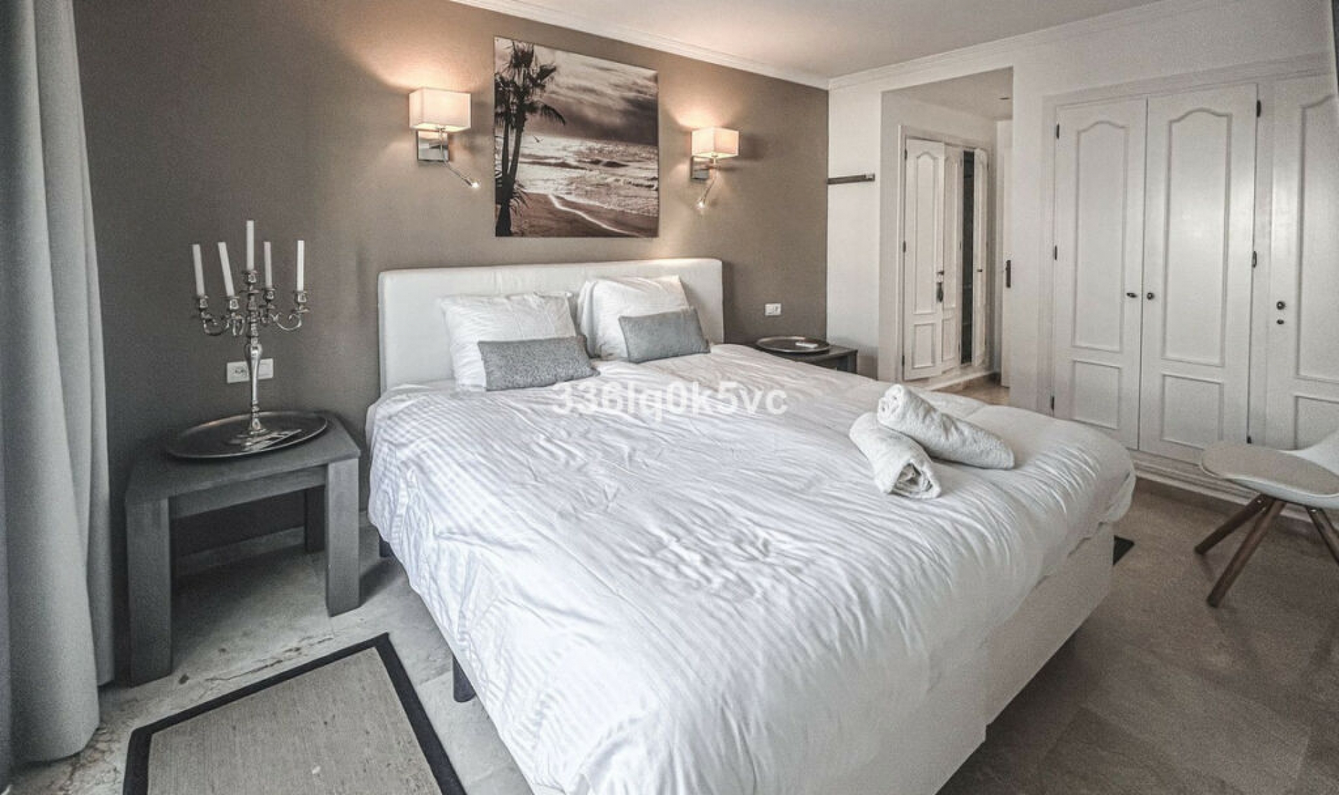 Resale - House -
Estepona