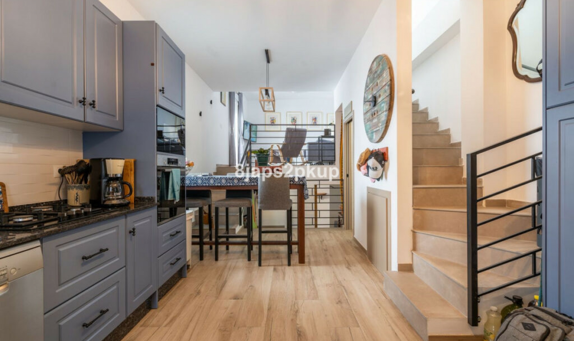 Resale - House -
Estepona