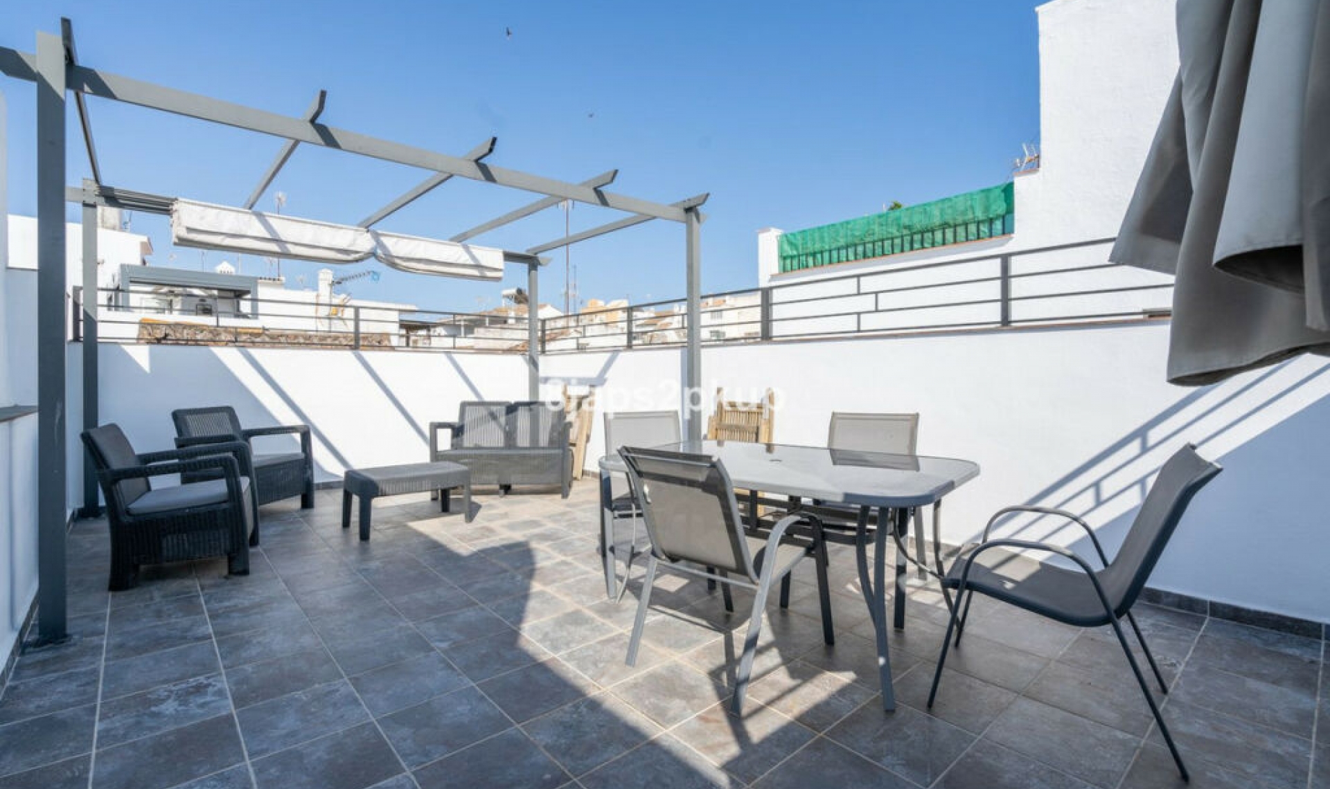 Resale - House -
Estepona