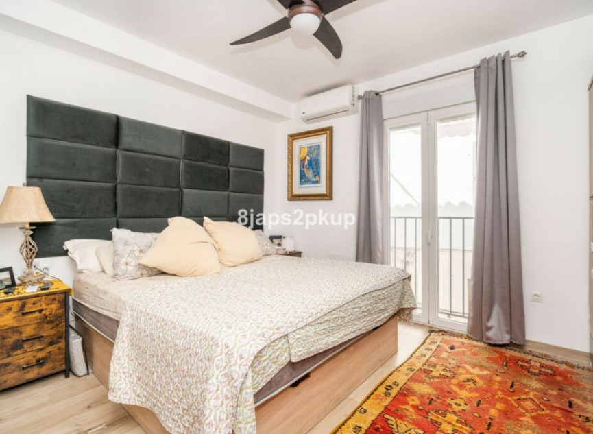 Resale - House -
Estepona