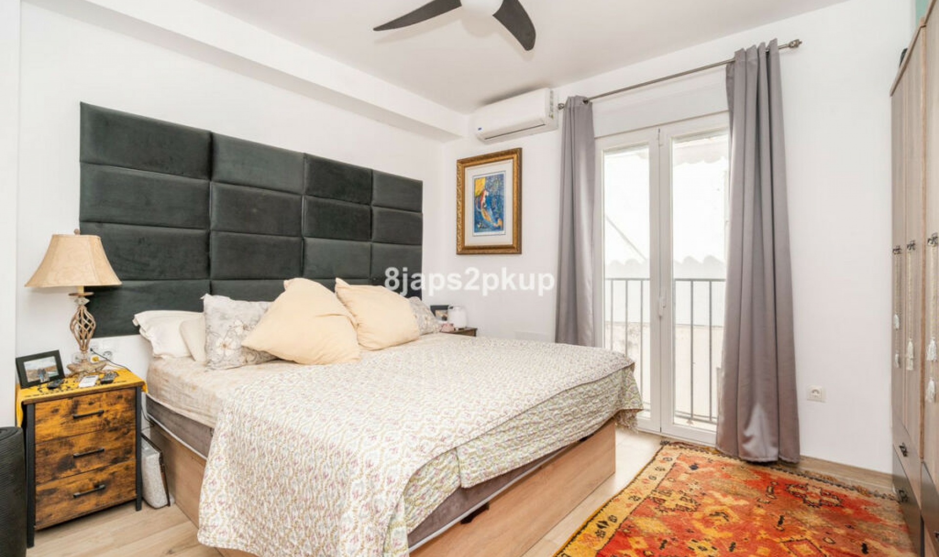 Resale - House -
Estepona